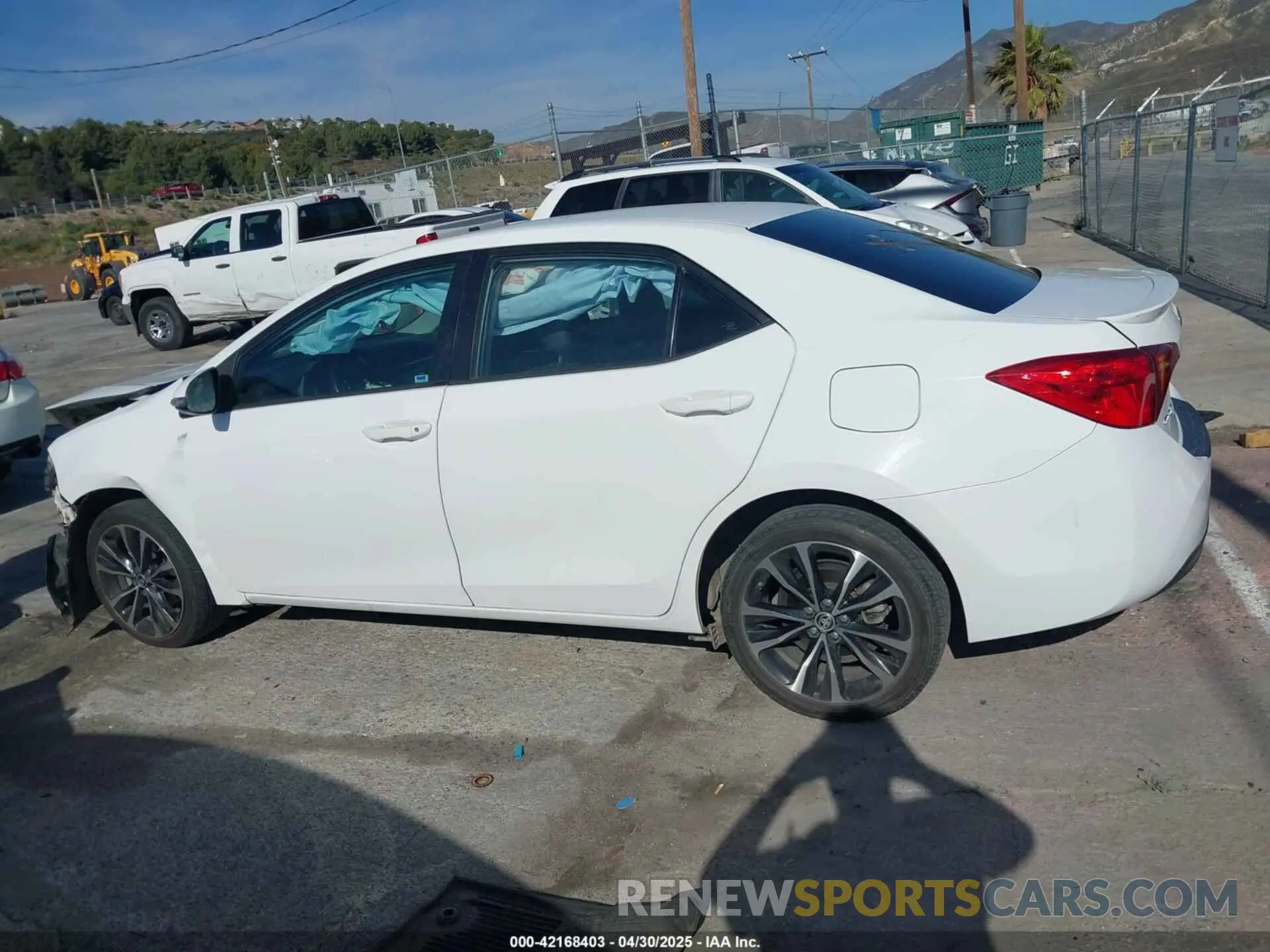 14 Photograph of a damaged car 2T1BURHEXKC128028 TOYOTA COROLLA 2019