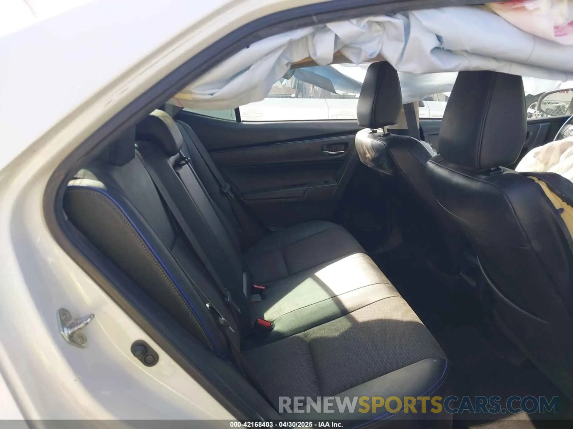 8 Photograph of a damaged car 2T1BURHEXKC128028 TOYOTA COROLLA 2019