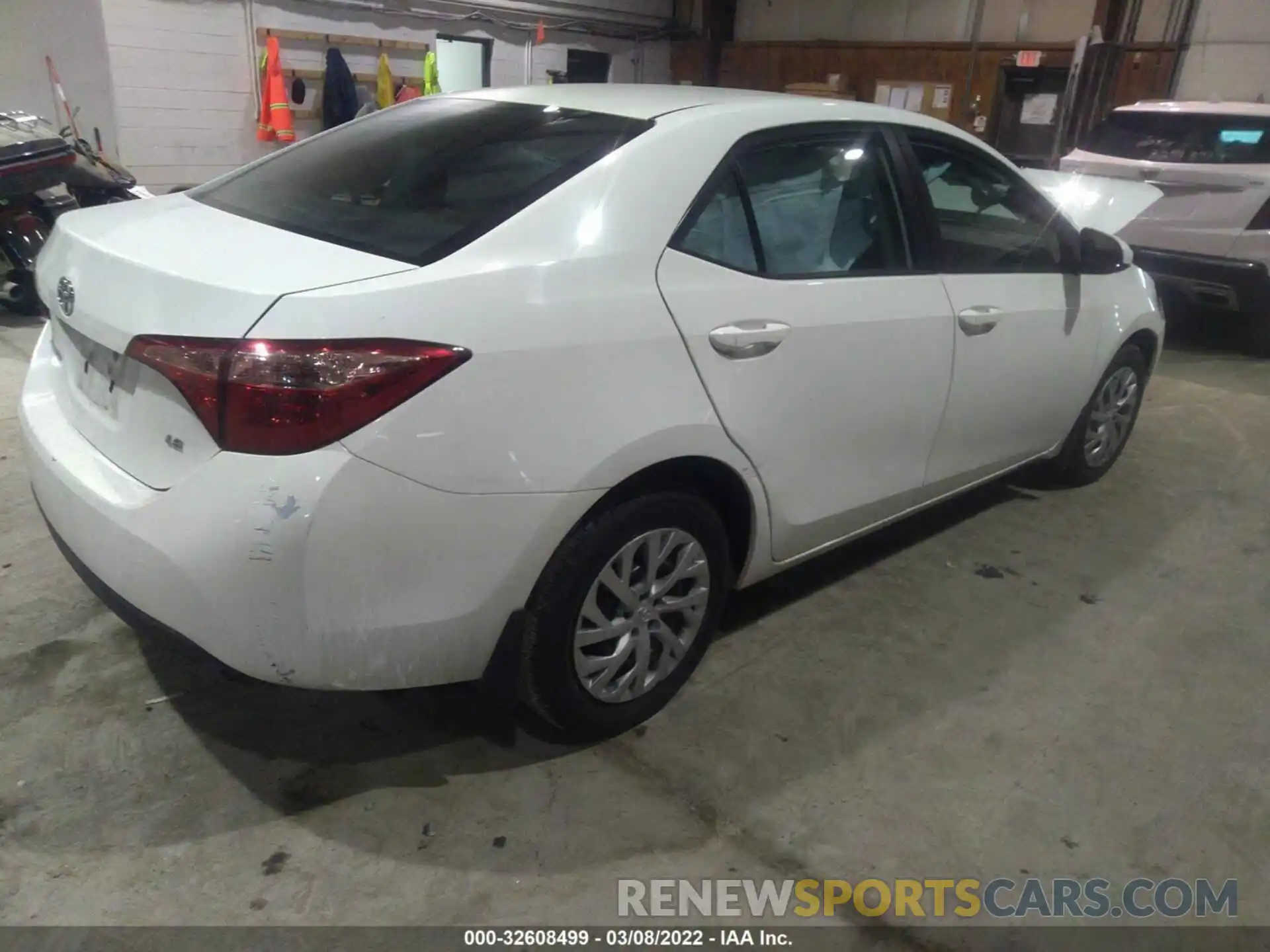 4 Photograph of a damaged car 2T1BURHEXKC128546 TOYOTA COROLLA 2019