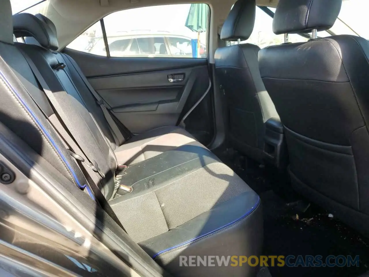 10 Photograph of a damaged car 2T1BURHEXKC132340 TOYOTA COROLLA 2019