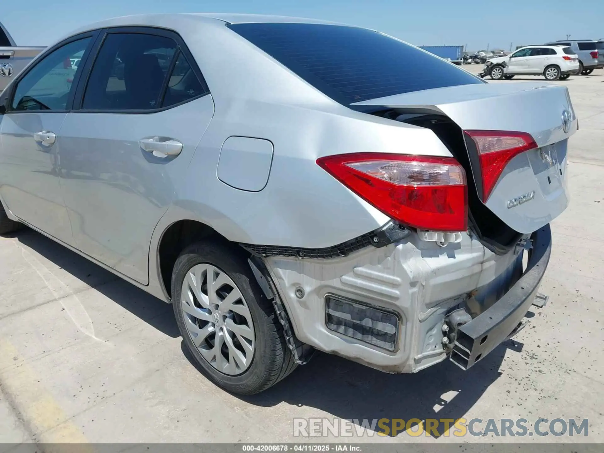 17 Photograph of a damaged car 2T1BURHEXKC137649 TOYOTA COROLLA 2019
