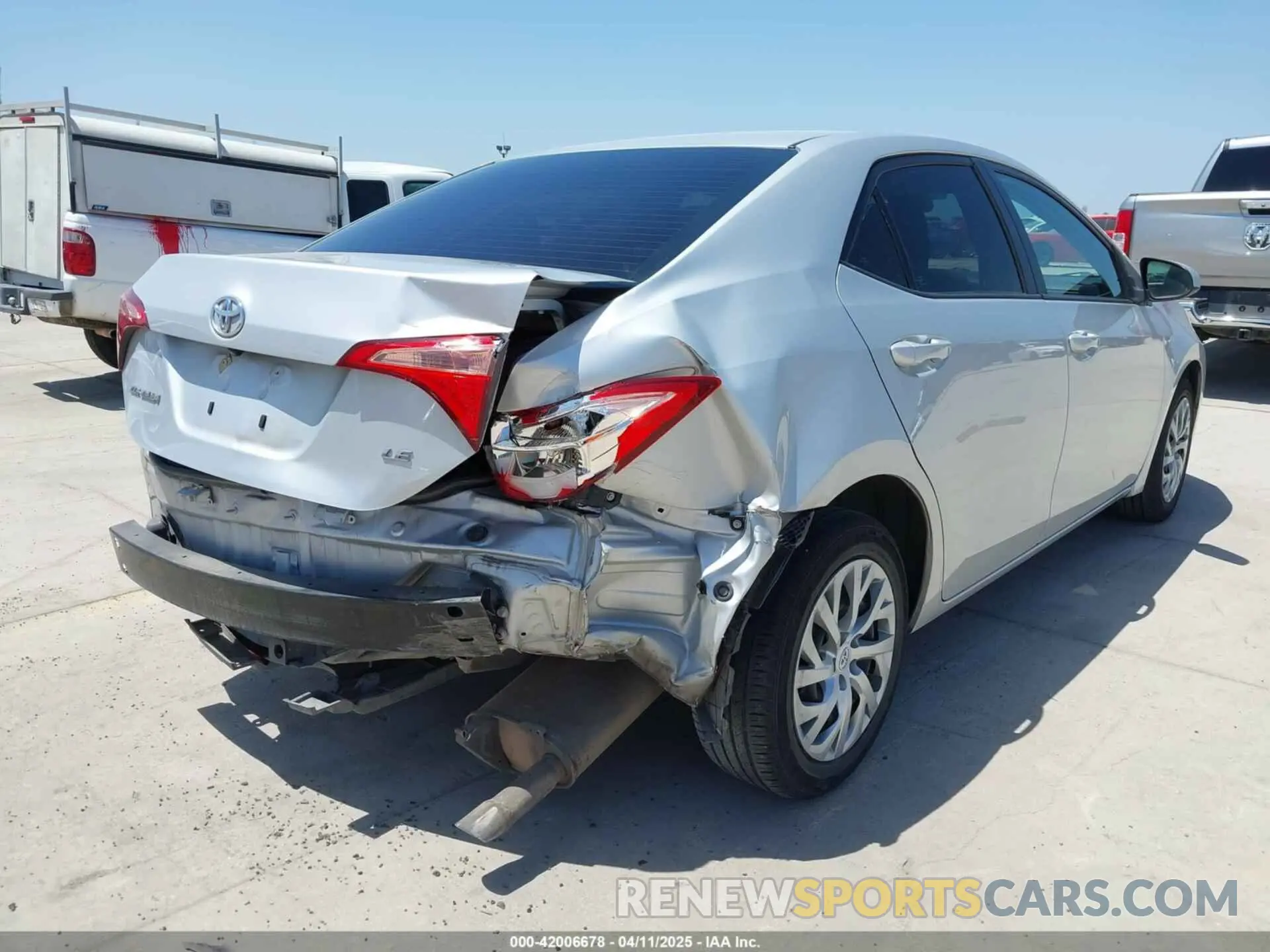 4 Photograph of a damaged car 2T1BURHEXKC137649 TOYOTA COROLLA 2019