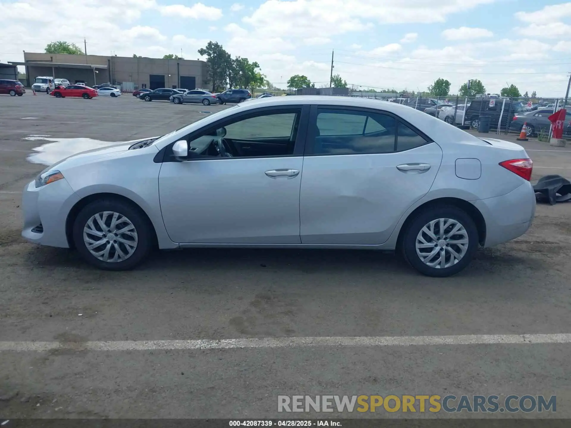14 Photograph of a damaged car 2T1BURHEXKC143368 TOYOTA COROLLA 2019