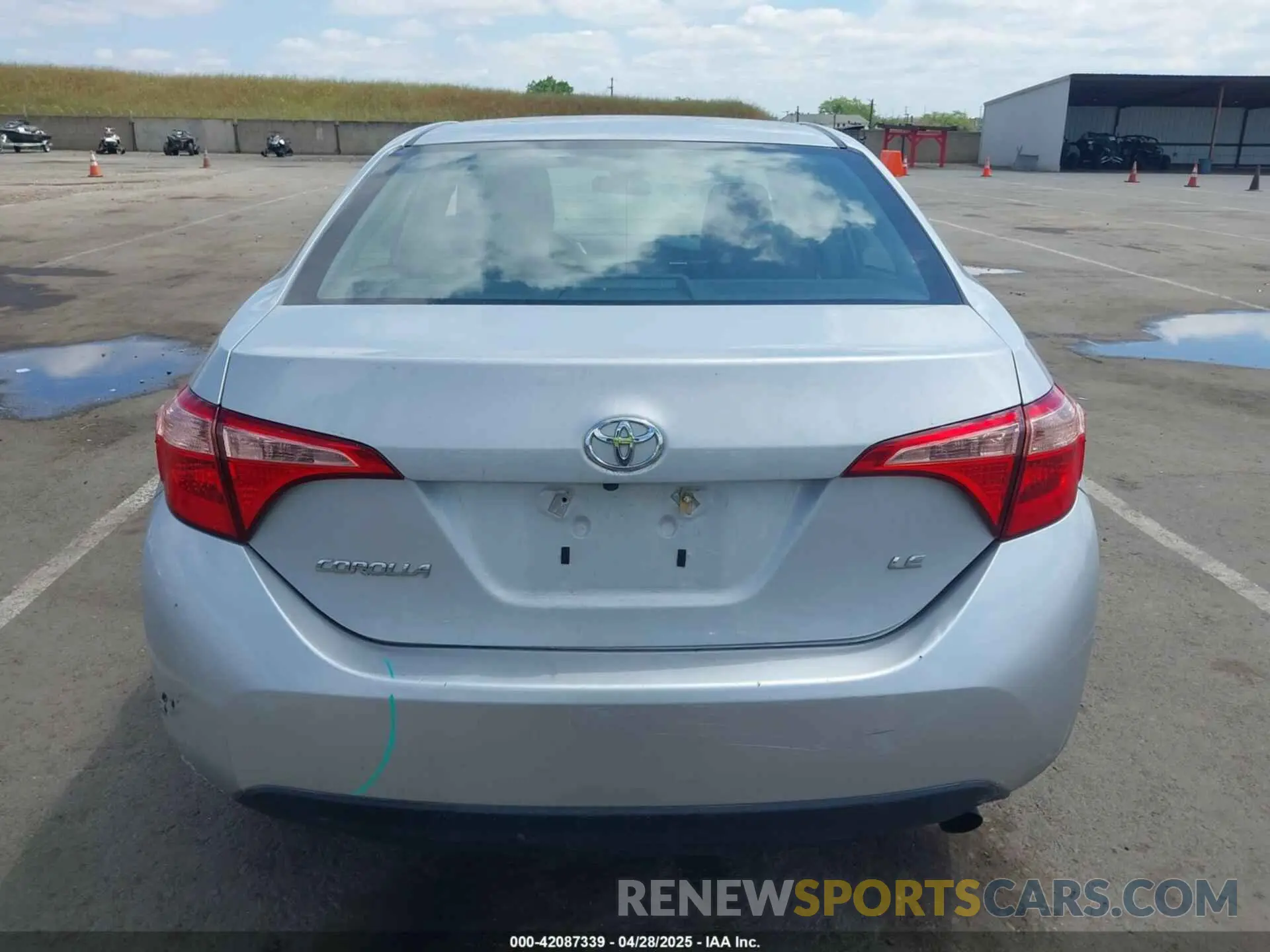 16 Photograph of a damaged car 2T1BURHEXKC143368 TOYOTA COROLLA 2019