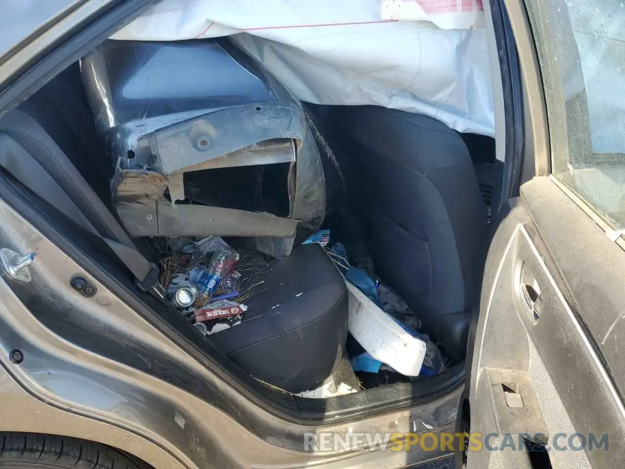 10 Photograph of a damaged car 2T1BURHEXKC143404 TOYOTA COROLLA 2019