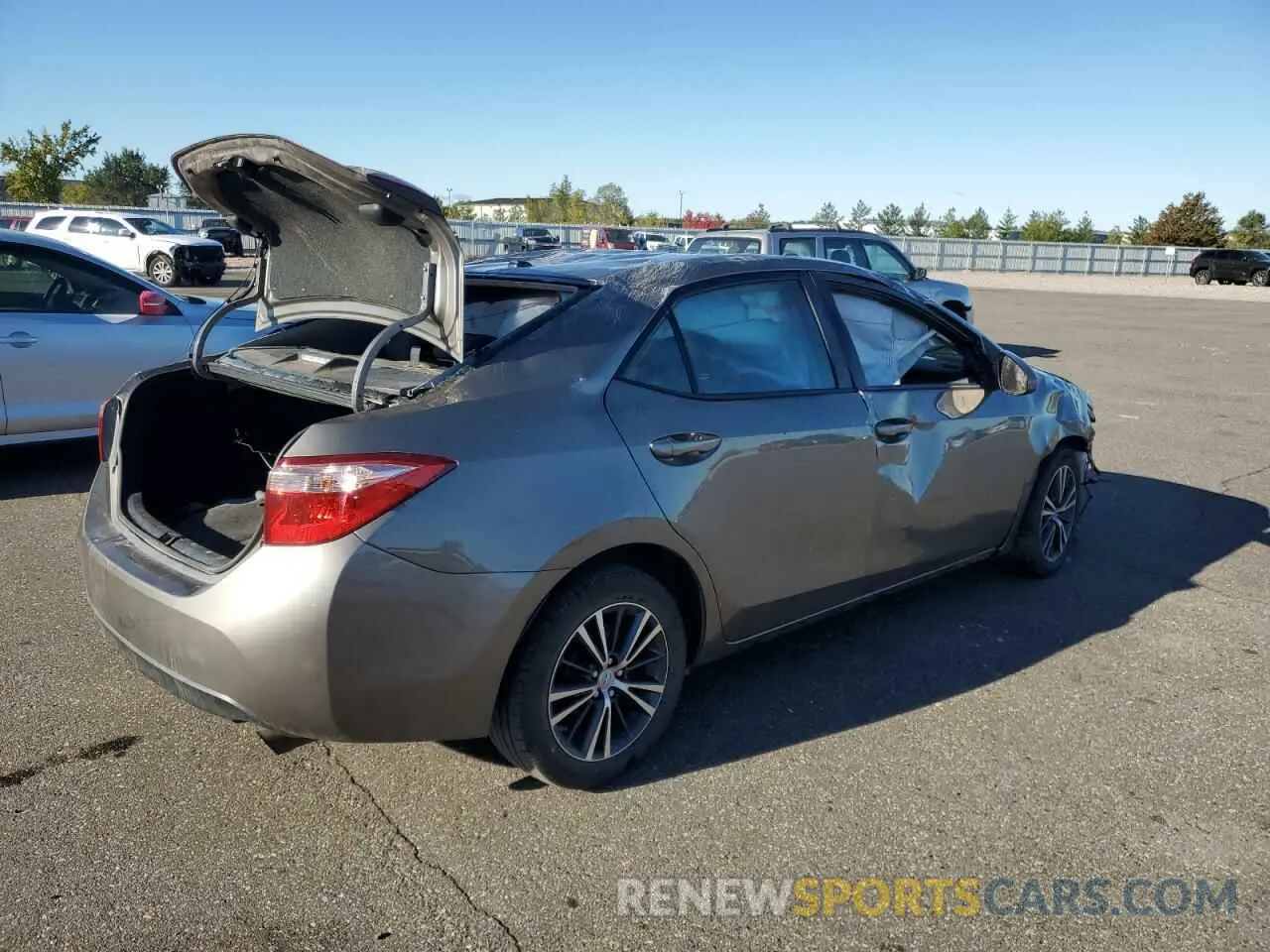 3 Photograph of a damaged car 2T1BURHEXKC143404 TOYOTA COROLLA 2019