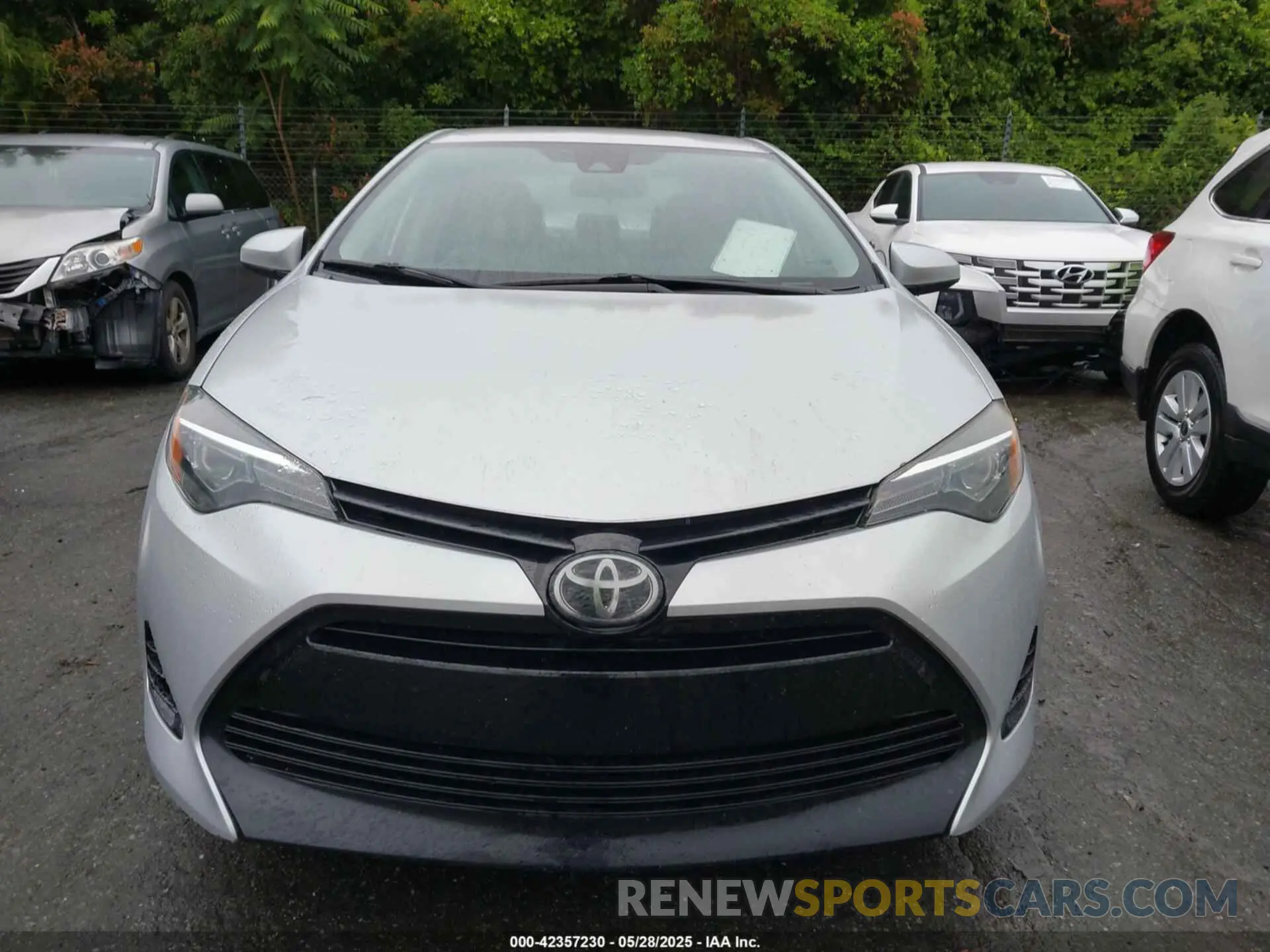 12 Photograph of a damaged car 2T1BURHEXKC143757 TOYOTA COROLLA 2019