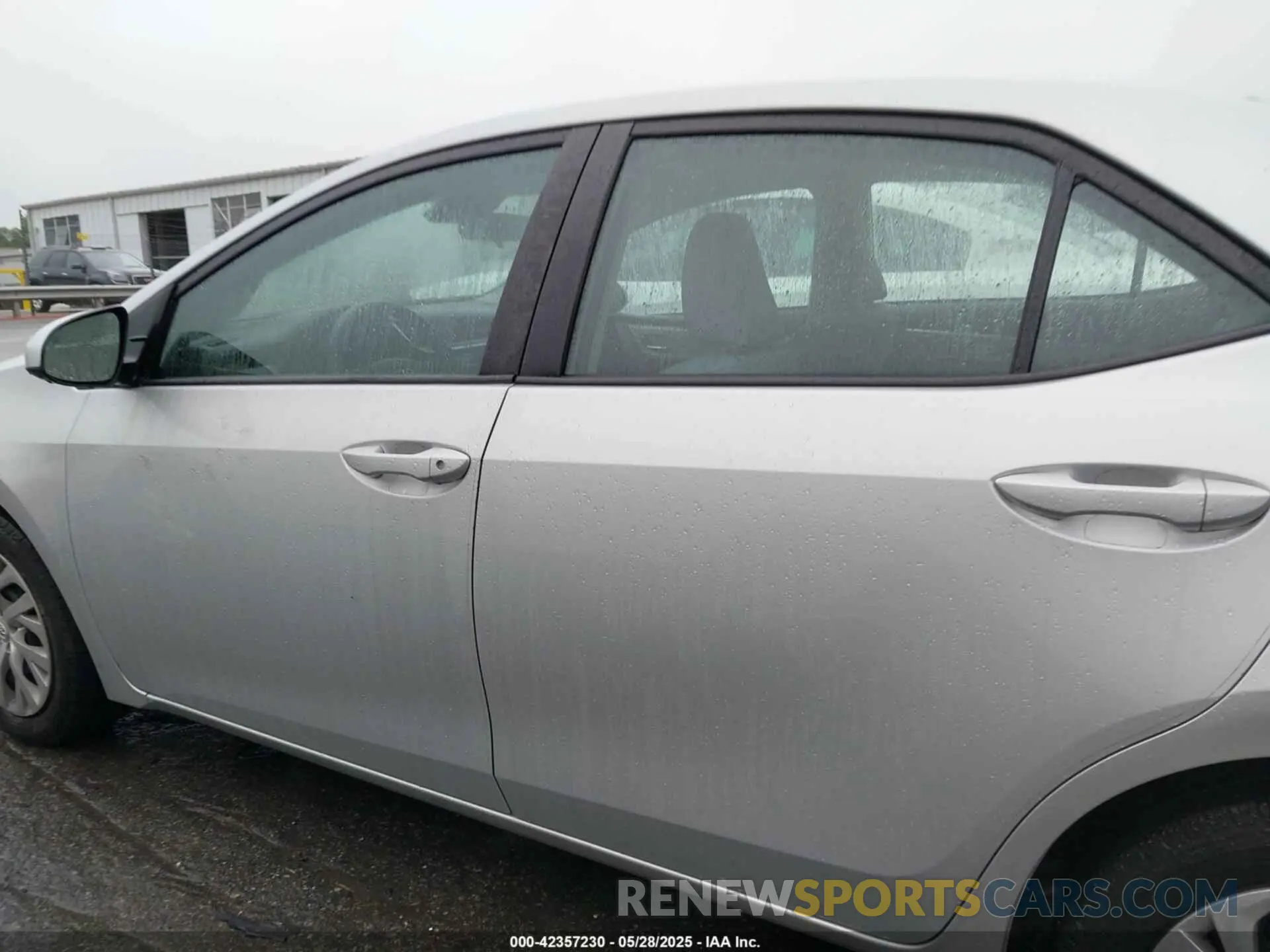 14 Photograph of a damaged car 2T1BURHEXKC143757 TOYOTA COROLLA 2019