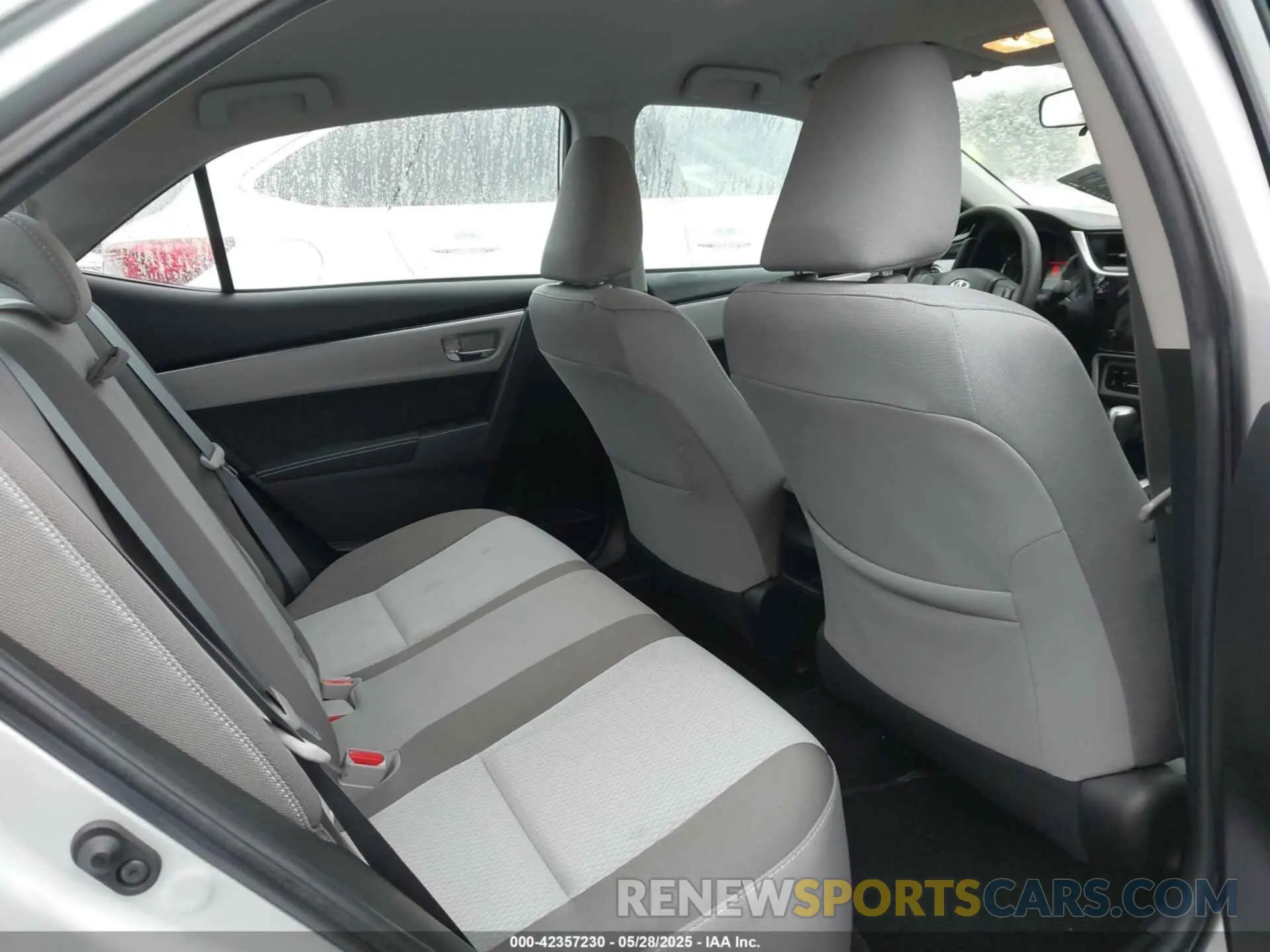 8 Photograph of a damaged car 2T1BURHEXKC143757 TOYOTA COROLLA 2019