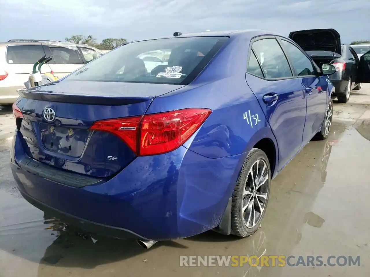 4 Photograph of a damaged car 2T1BURHEXKC143936 TOYOTA COROLLA 2019