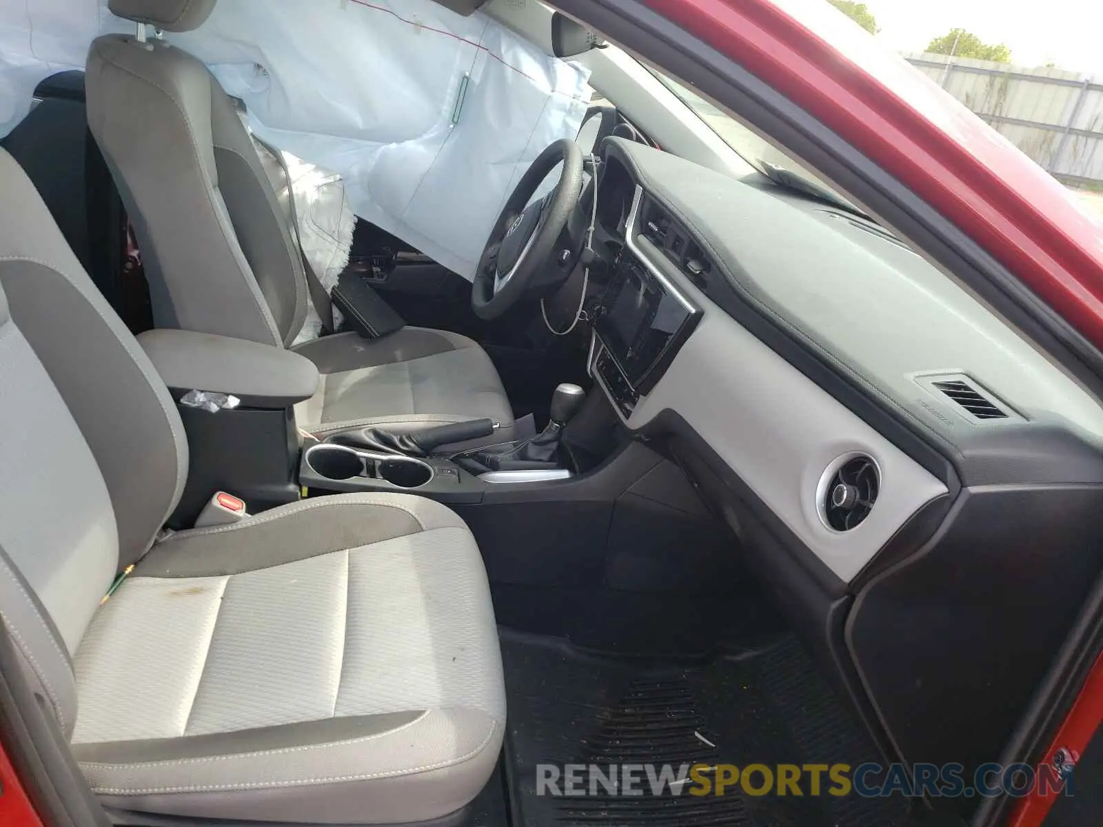5 Photograph of a damaged car 2T1BURHEXKC144746 TOYOTA COROLLA 2019