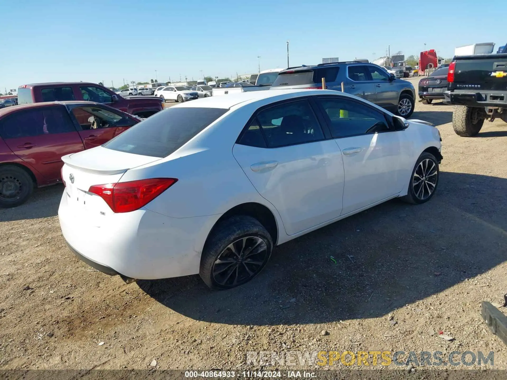 4 Photograph of a damaged car 2T1BURHEXKC150627 TOYOTA COROLLA 2019