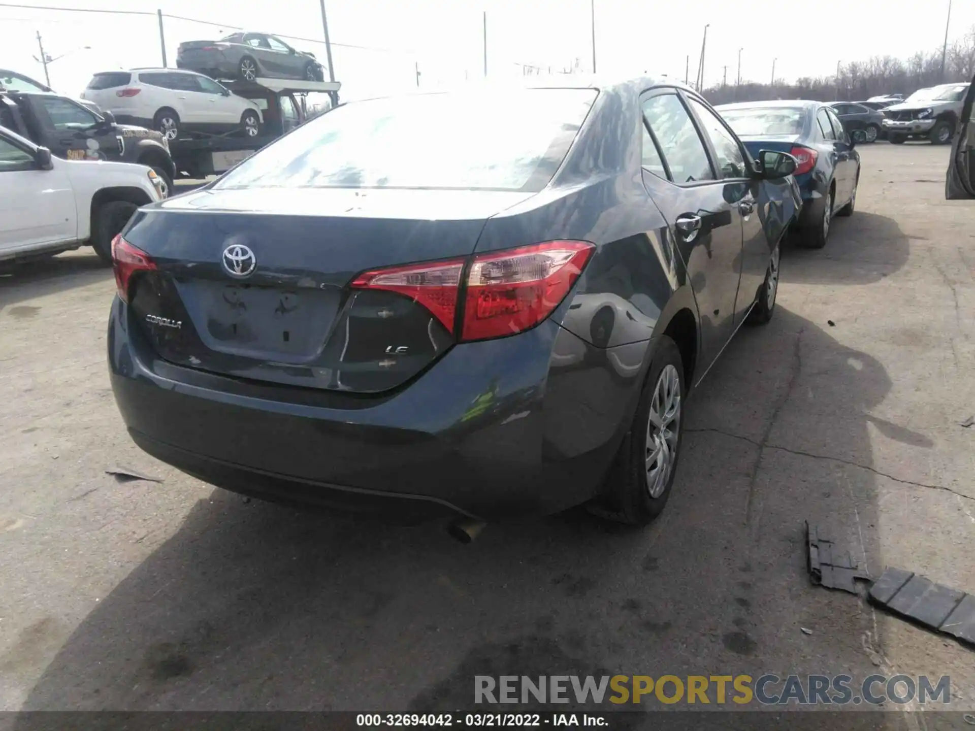 4 Photograph of a damaged car 2T1BURHEXKC152958 TOYOTA COROLLA 2019