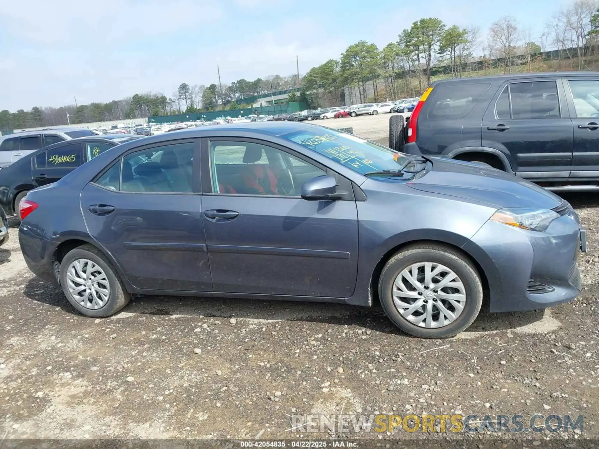 13 Photograph of a damaged car 2T1BURHEXKC161921 TOYOTA COROLLA 2019