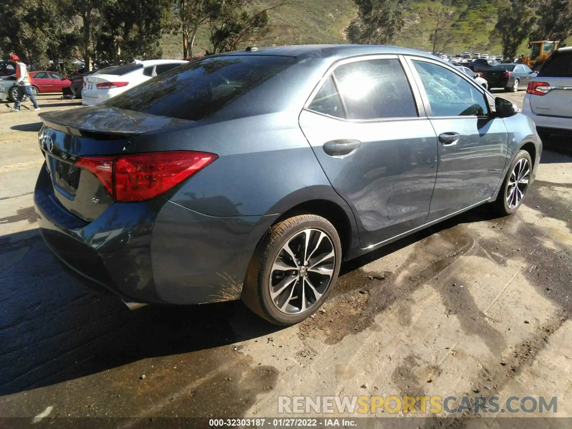 4 Photograph of a damaged car 2T1BURHEXKC164317 TOYOTA COROLLA 2019