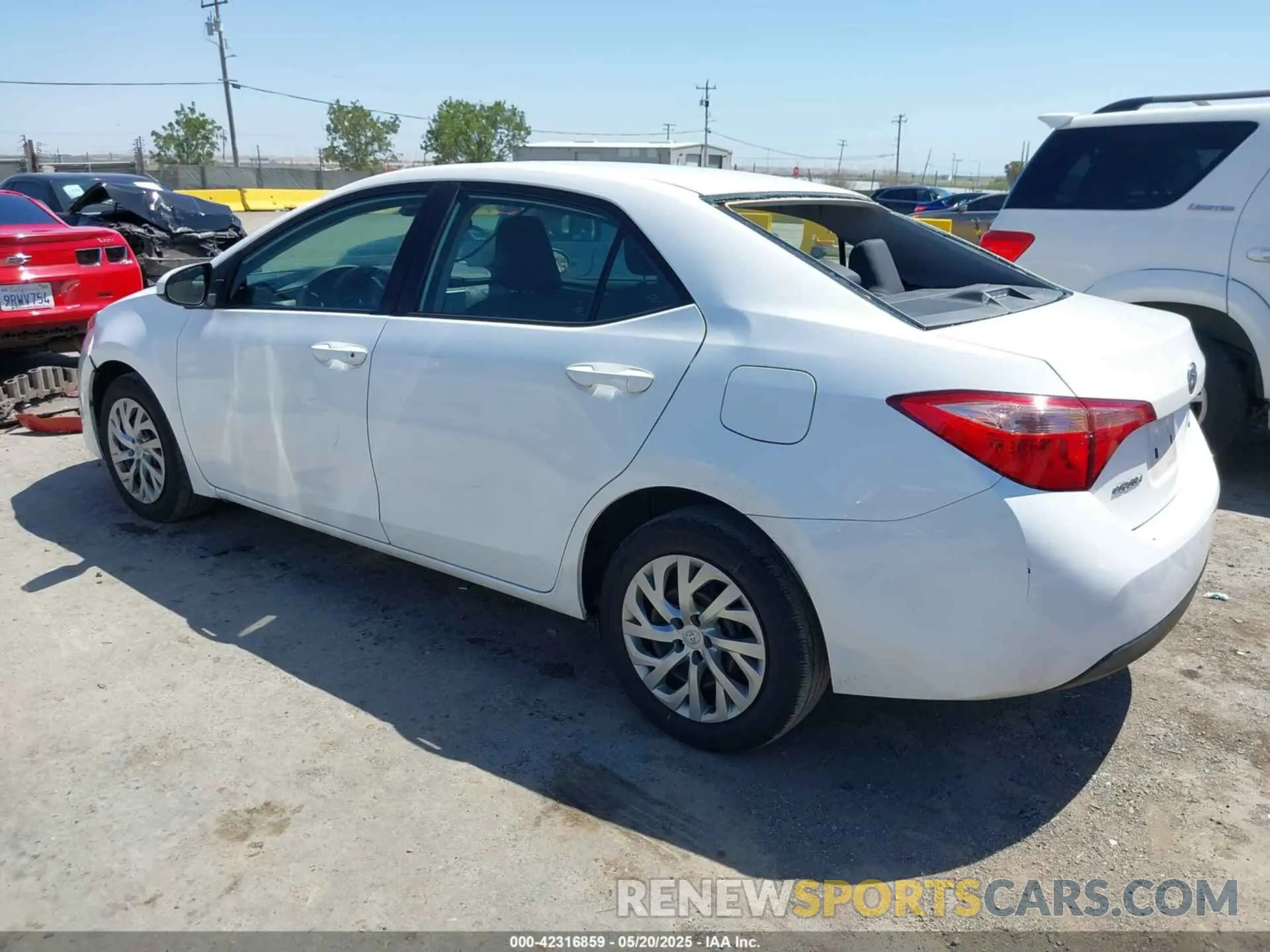 3 Photograph of a damaged car 2T1BURHEXKC177973 TOYOTA COROLLA 2019