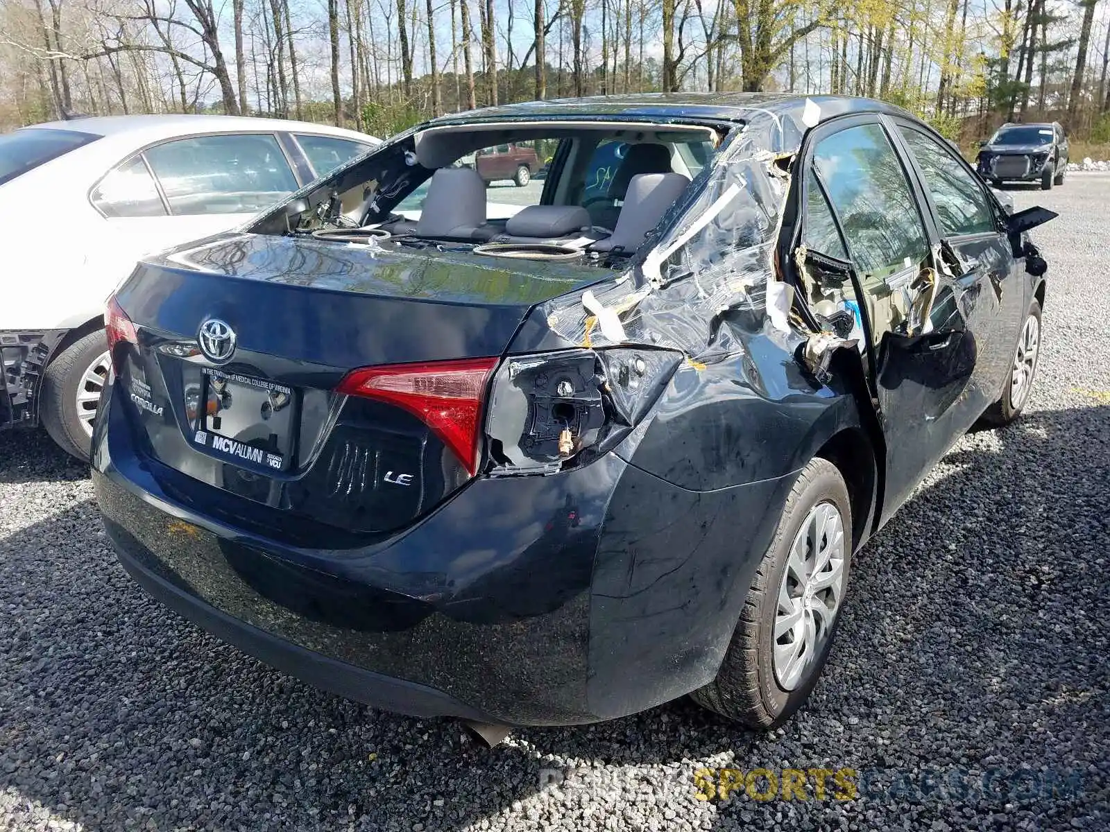 4 Photograph of a damaged car 2T1BURHEXKC180565 TOYOTA COROLLA 2019