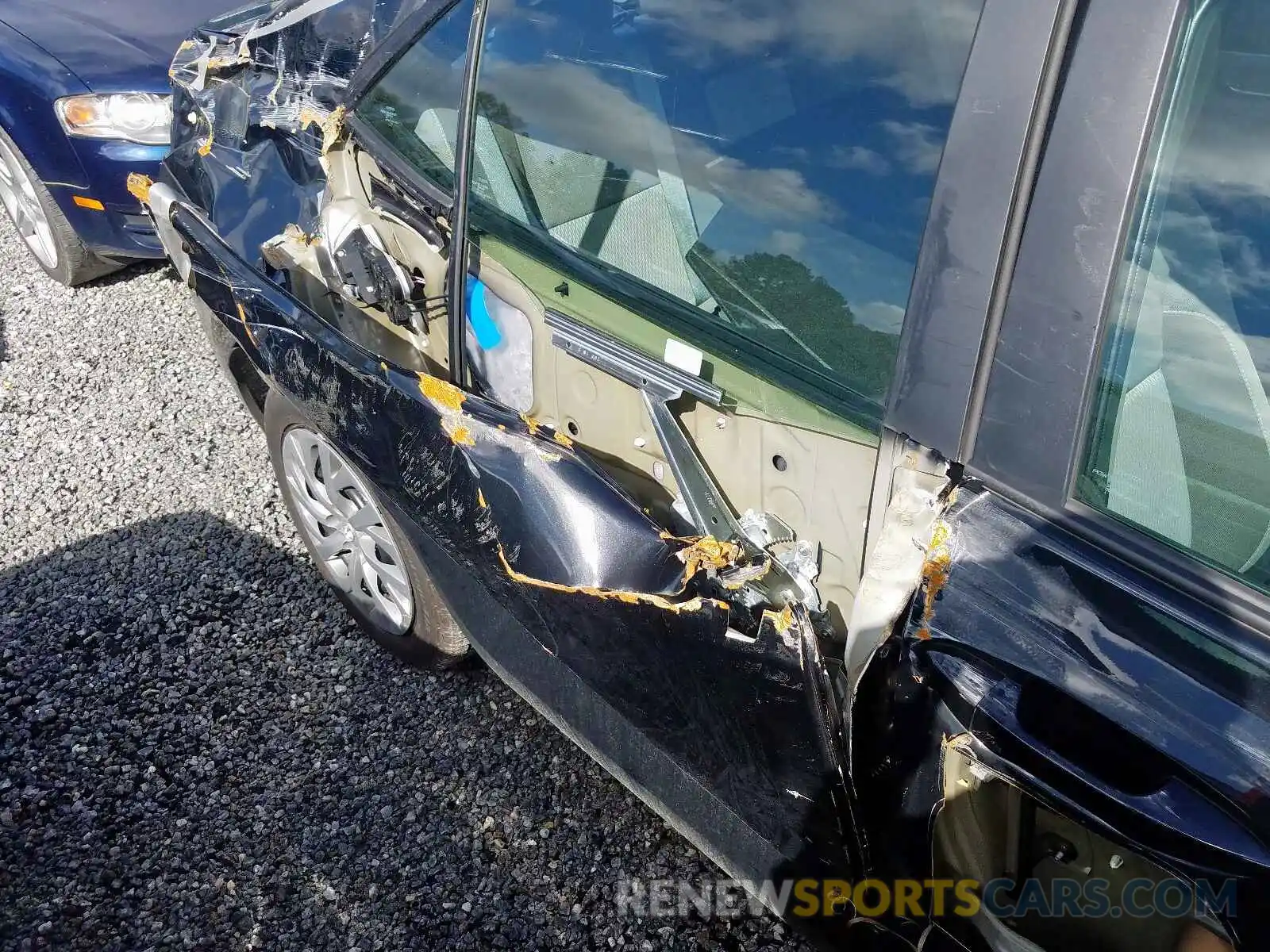 9 Photograph of a damaged car 2T1BURHEXKC180565 TOYOTA COROLLA 2019