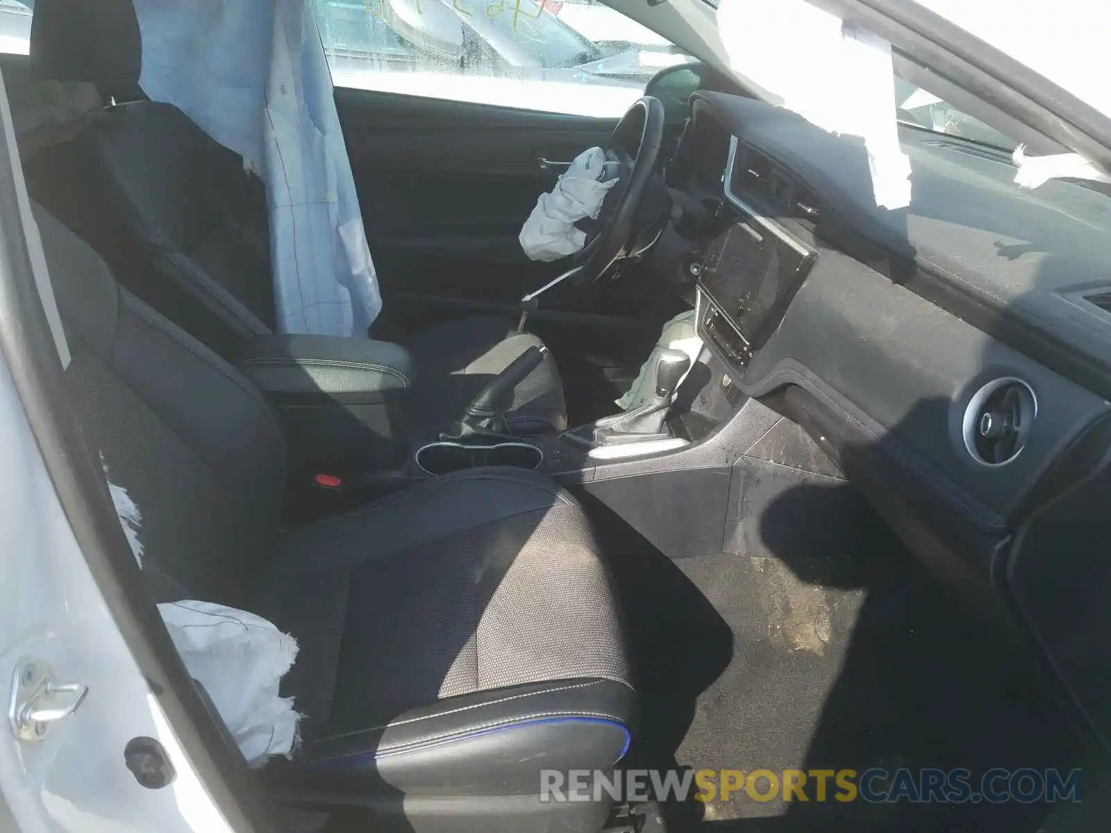 5 Photograph of a damaged car 2T1BURHEXKC182462 TOYOTA COROLLA 2019