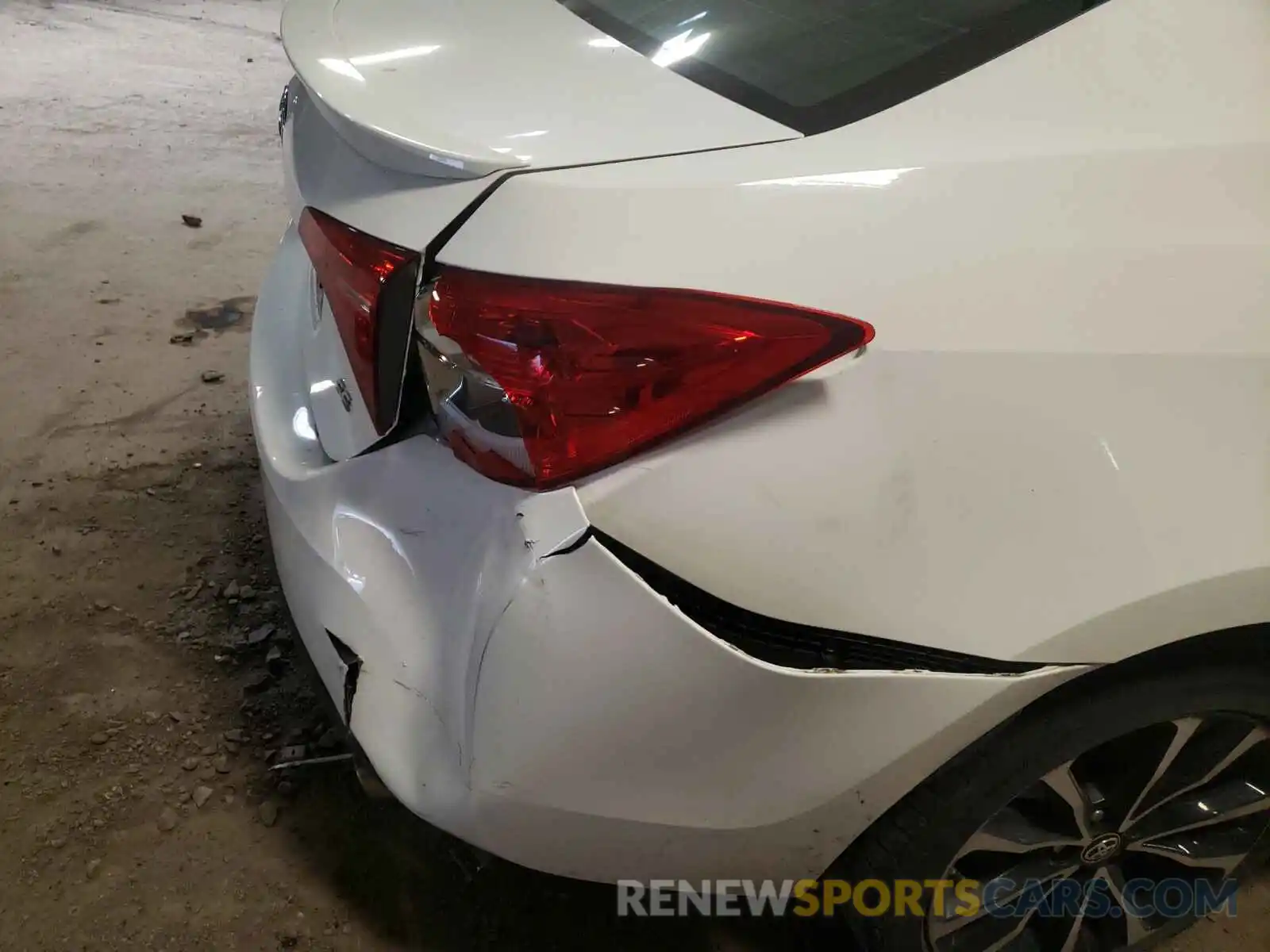 9 Photograph of a damaged car 2T1BURHEXKC182462 TOYOTA COROLLA 2019