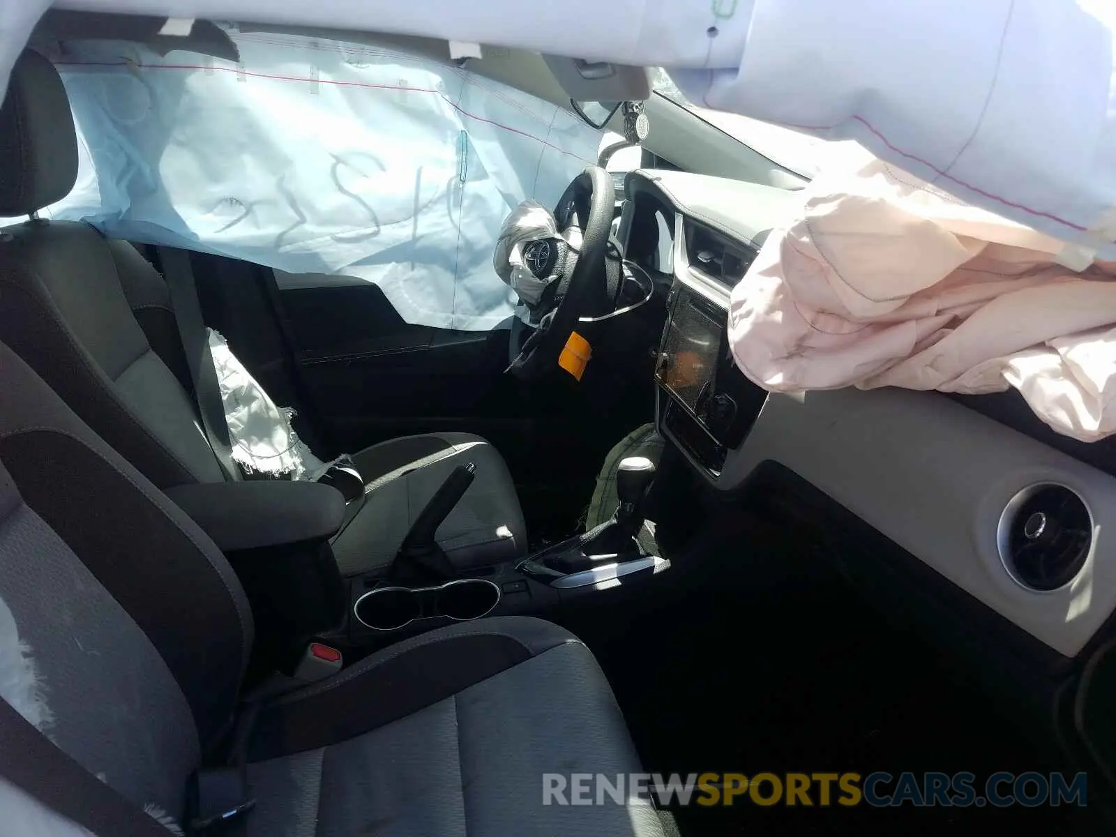 5 Photograph of a damaged car 2T1BURHEXKC185099 TOYOTA COROLLA 2019