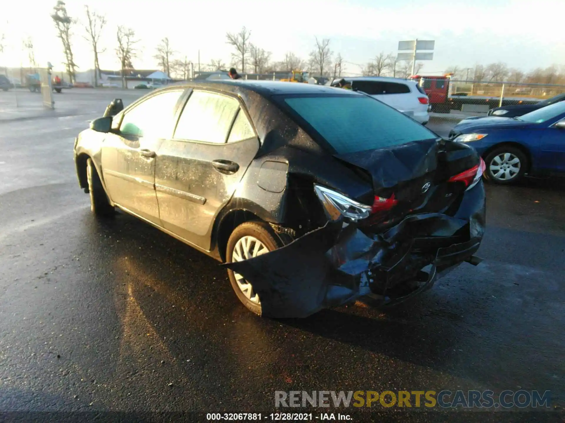 3 Photograph of a damaged car 2T1BURHEXKC190819 TOYOTA COROLLA 2019