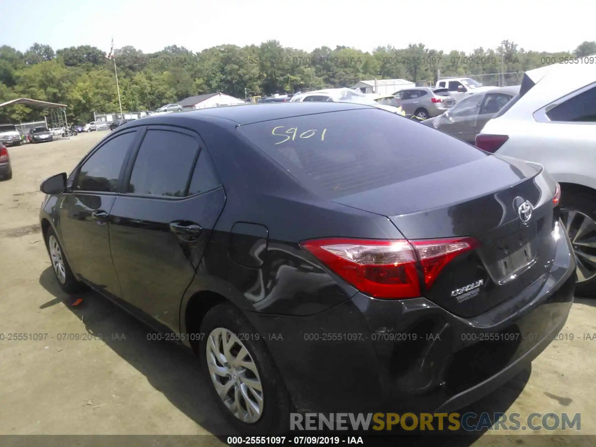 3 Photograph of a damaged car 2T1BURHEXKC191467 TOYOTA COROLLA 2019