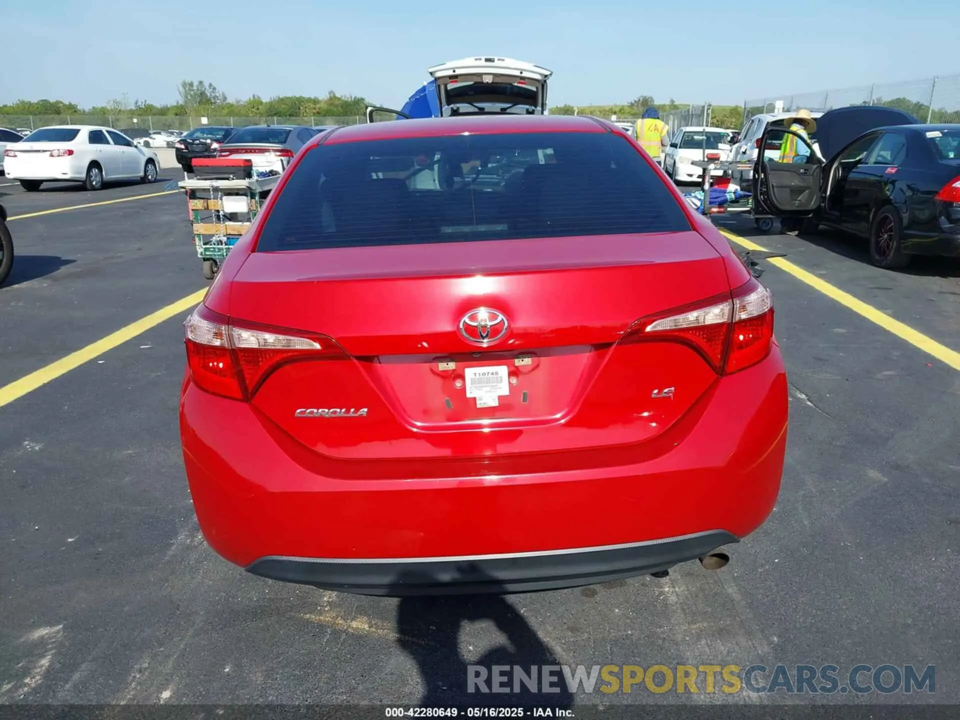 16 Photograph of a damaged car 2T1BURHEXKC192487 TOYOTA COROLLA 2019