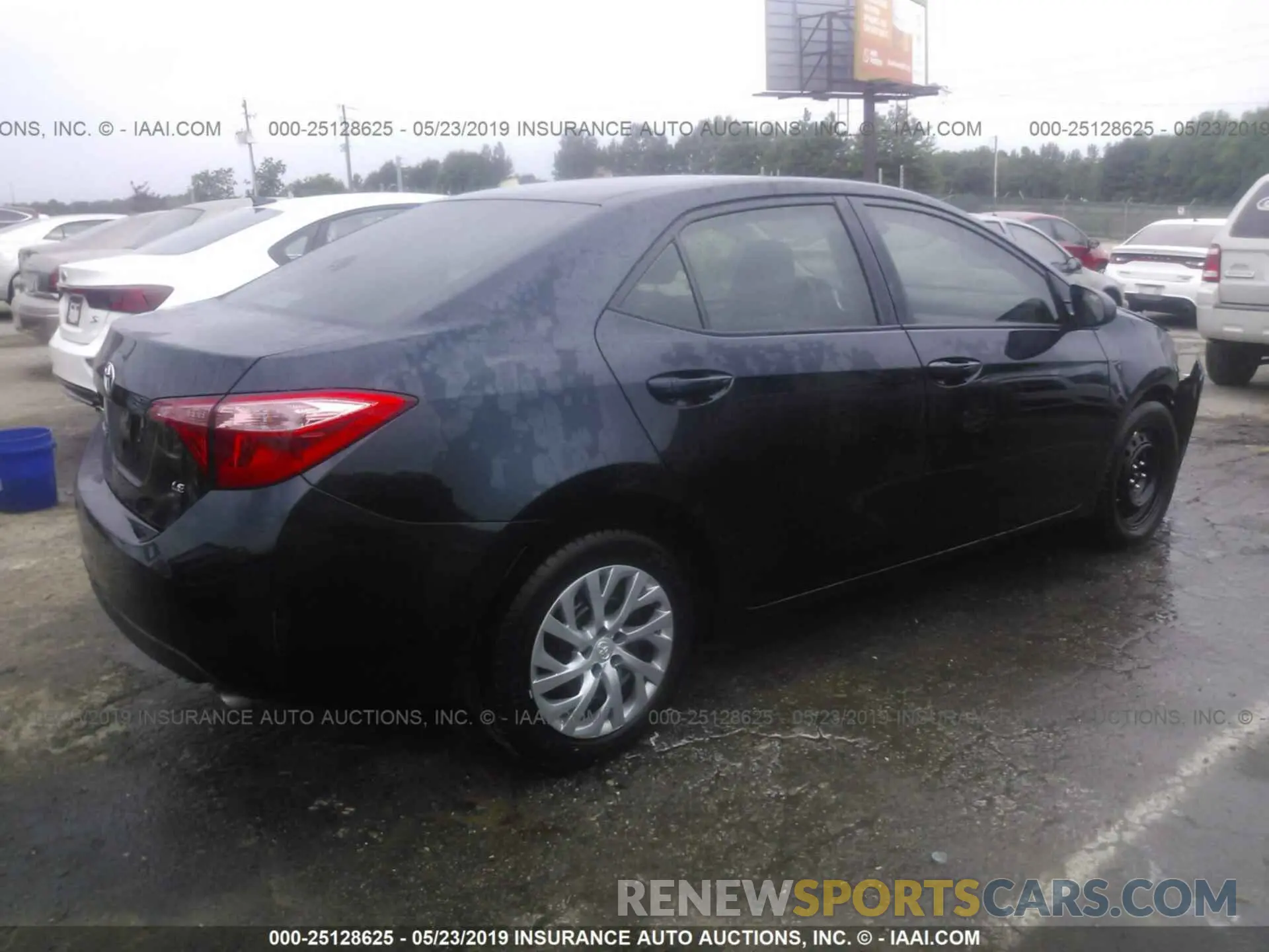 4 Photograph of a damaged car 2T1BURHEXKC196815 TOYOTA COROLLA 2019