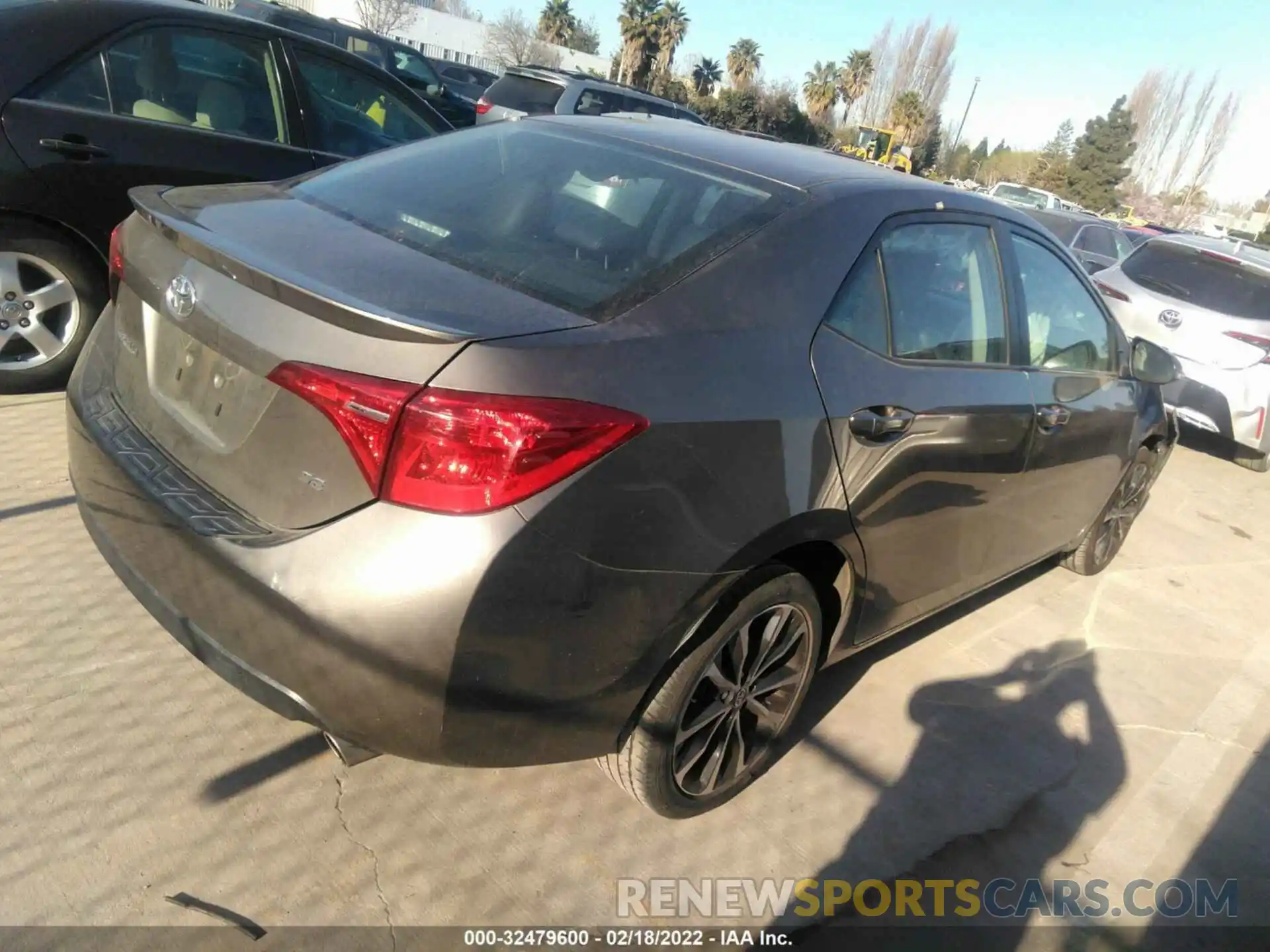 4 Photograph of a damaged car 2T1BURHEXKC196989 TOYOTA COROLLA 2019