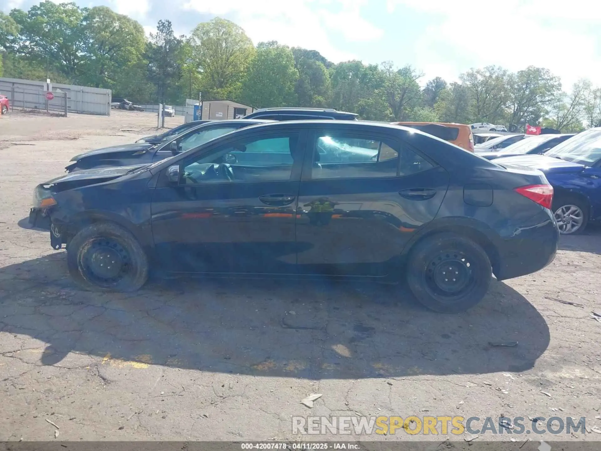 14 Photograph of a damaged car 2T1BURHEXKC219252 TOYOTA COROLLA 2019