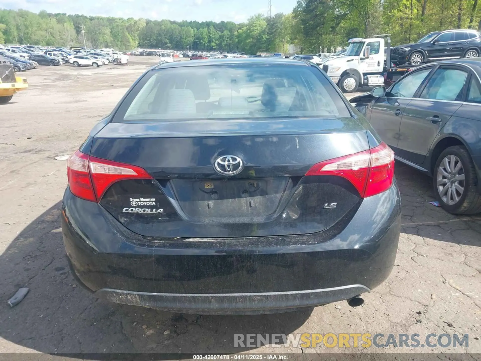 16 Photograph of a damaged car 2T1BURHEXKC219252 TOYOTA COROLLA 2019