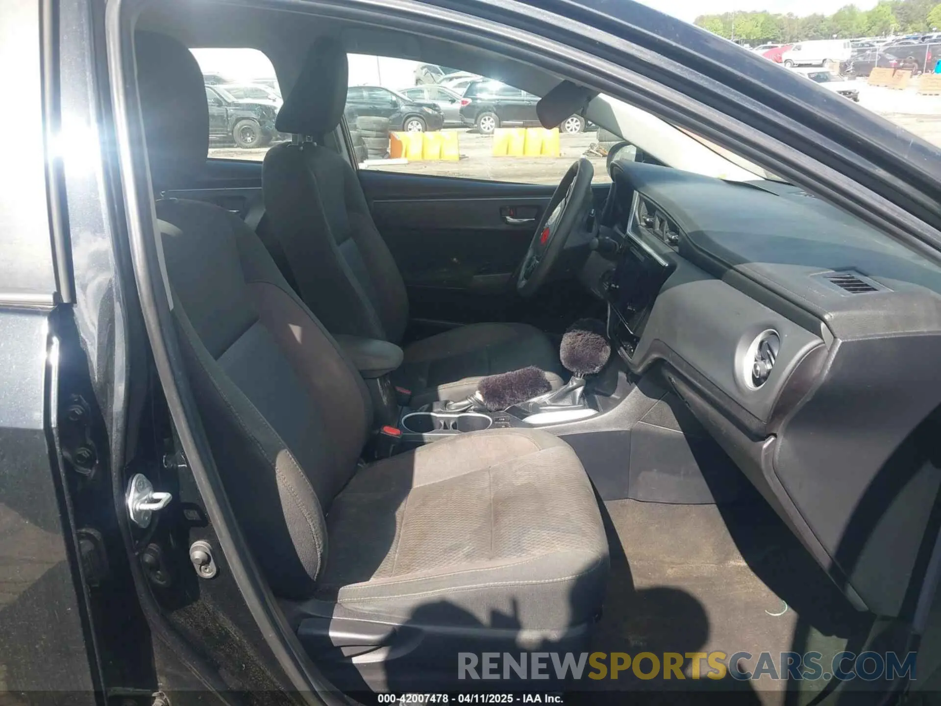 5 Photograph of a damaged car 2T1BURHEXKC219252 TOYOTA COROLLA 2019