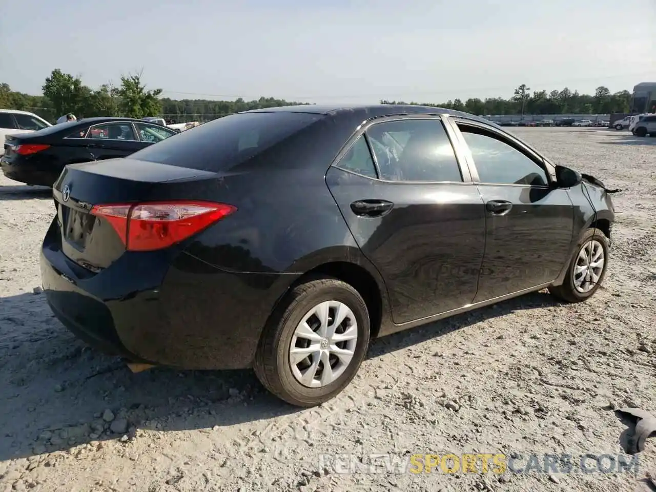 4 Photograph of a damaged car 2T1BURHEXKC220272 TOYOTA COROLLA 2019