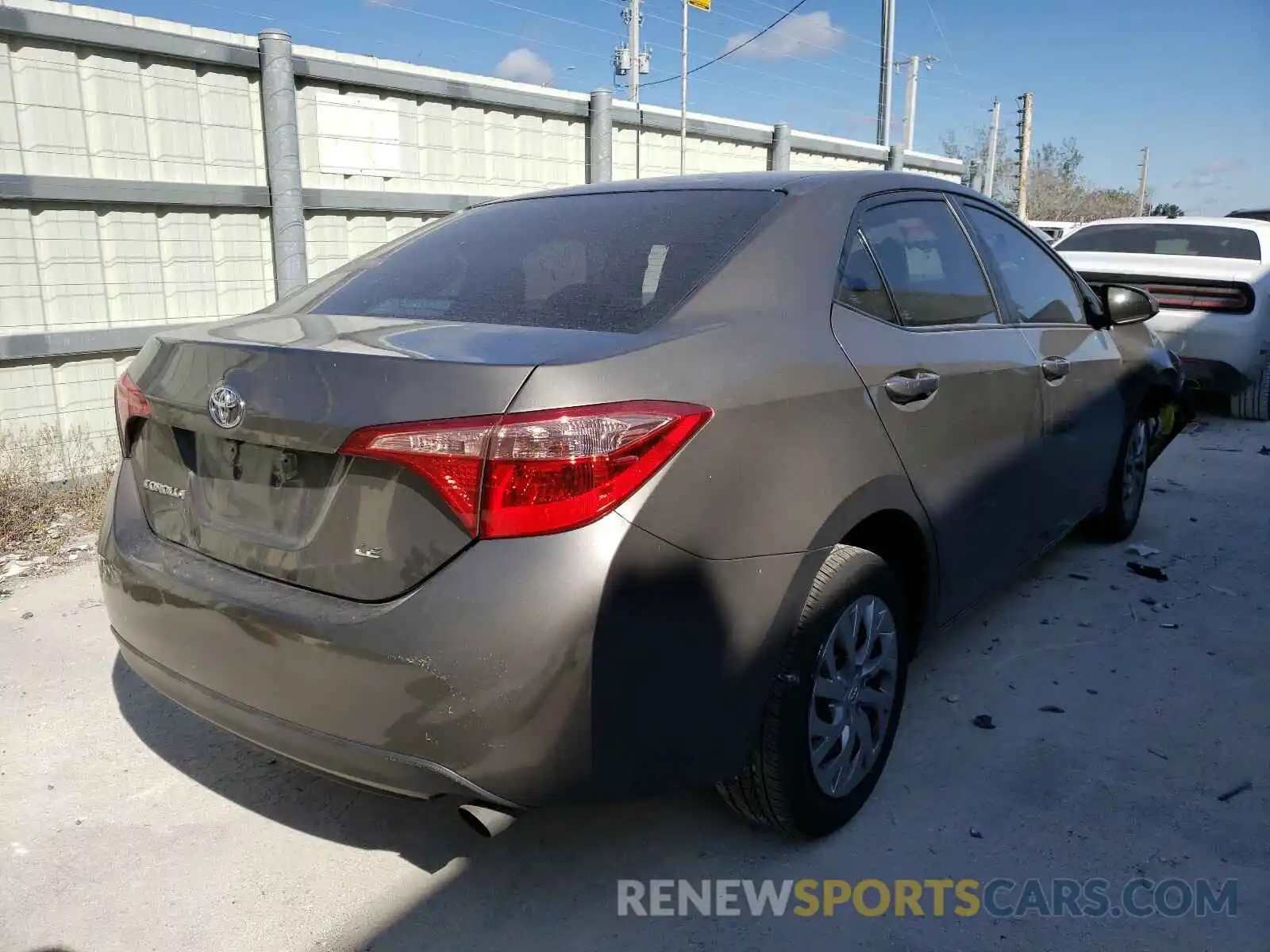 4 Photograph of a damaged car 2T1BURHEXKC221566 TOYOTA COROLLA 2019