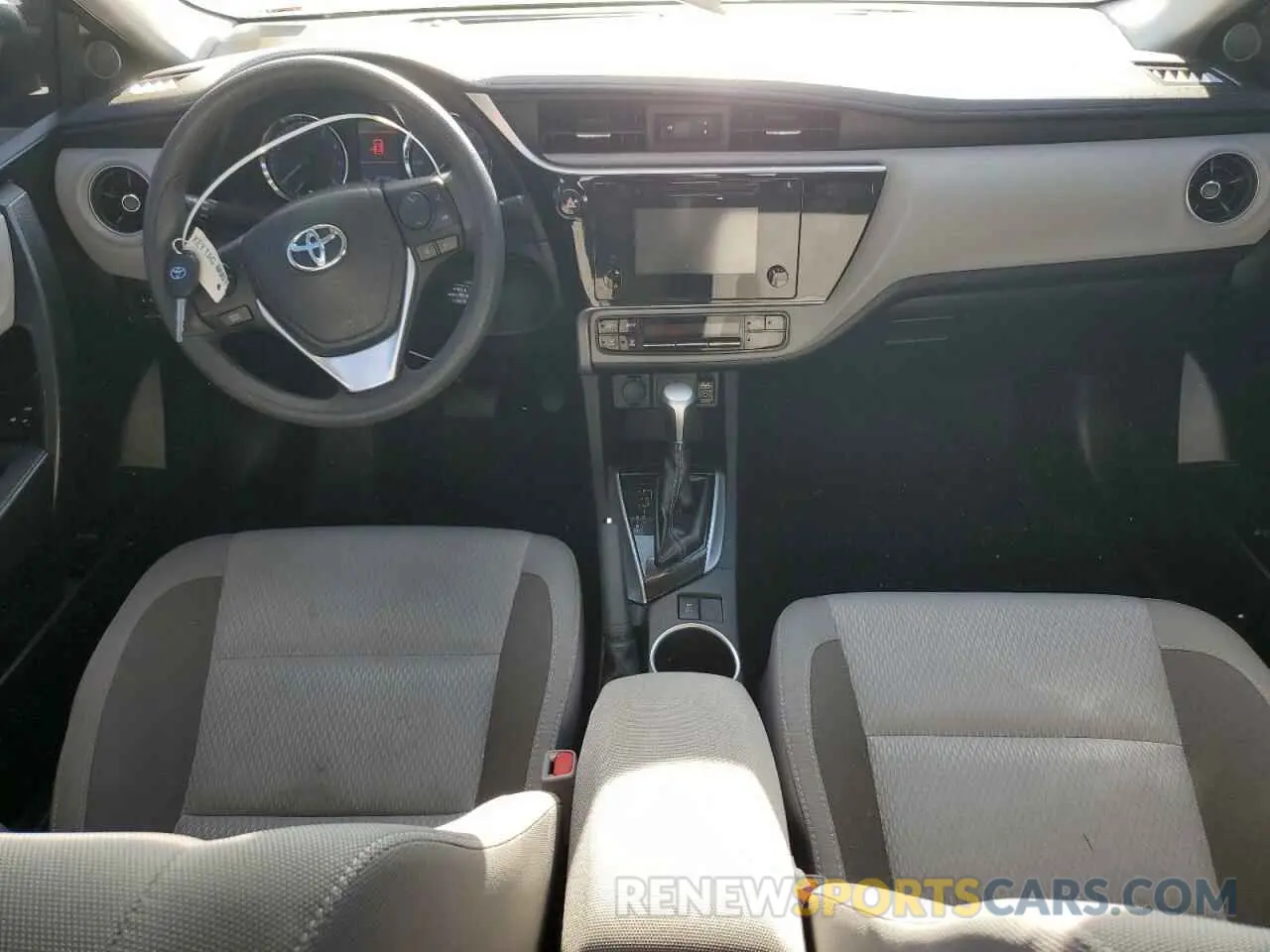 8 Photograph of a damaged car 2T1BURHEXKC228811 TOYOTA COROLLA 2019