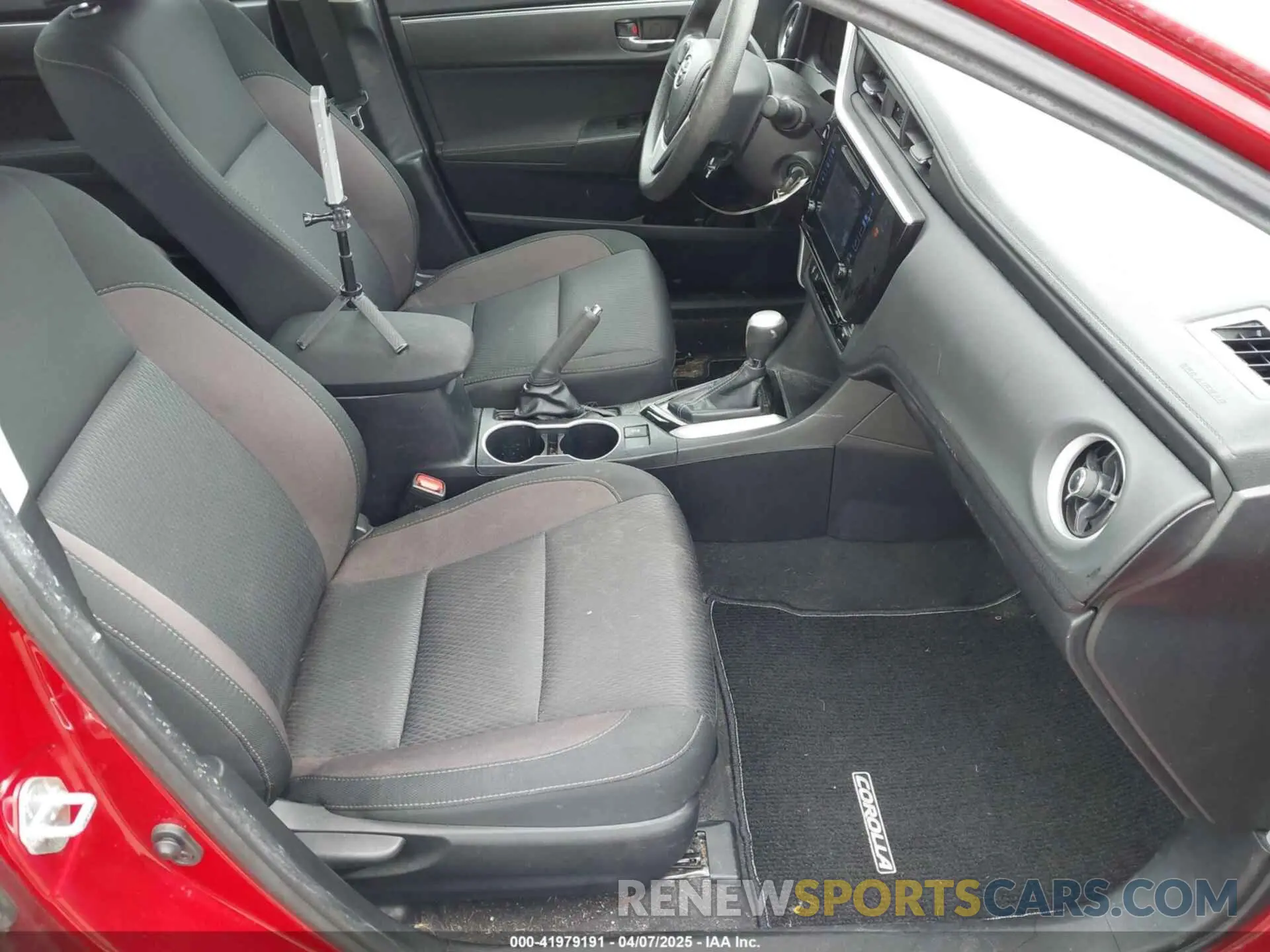 5 Photograph of a damaged car 2T1BURHEXKC228937 TOYOTA COROLLA 2019