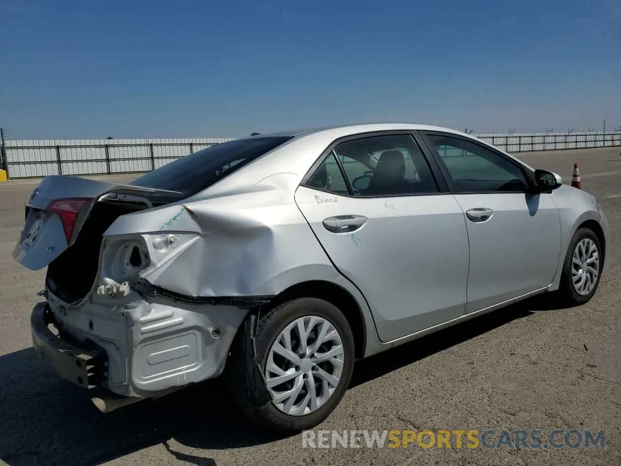 3 Photograph of a damaged car 2T1BURHEXKC234821 TOYOTA COROLLA 2019