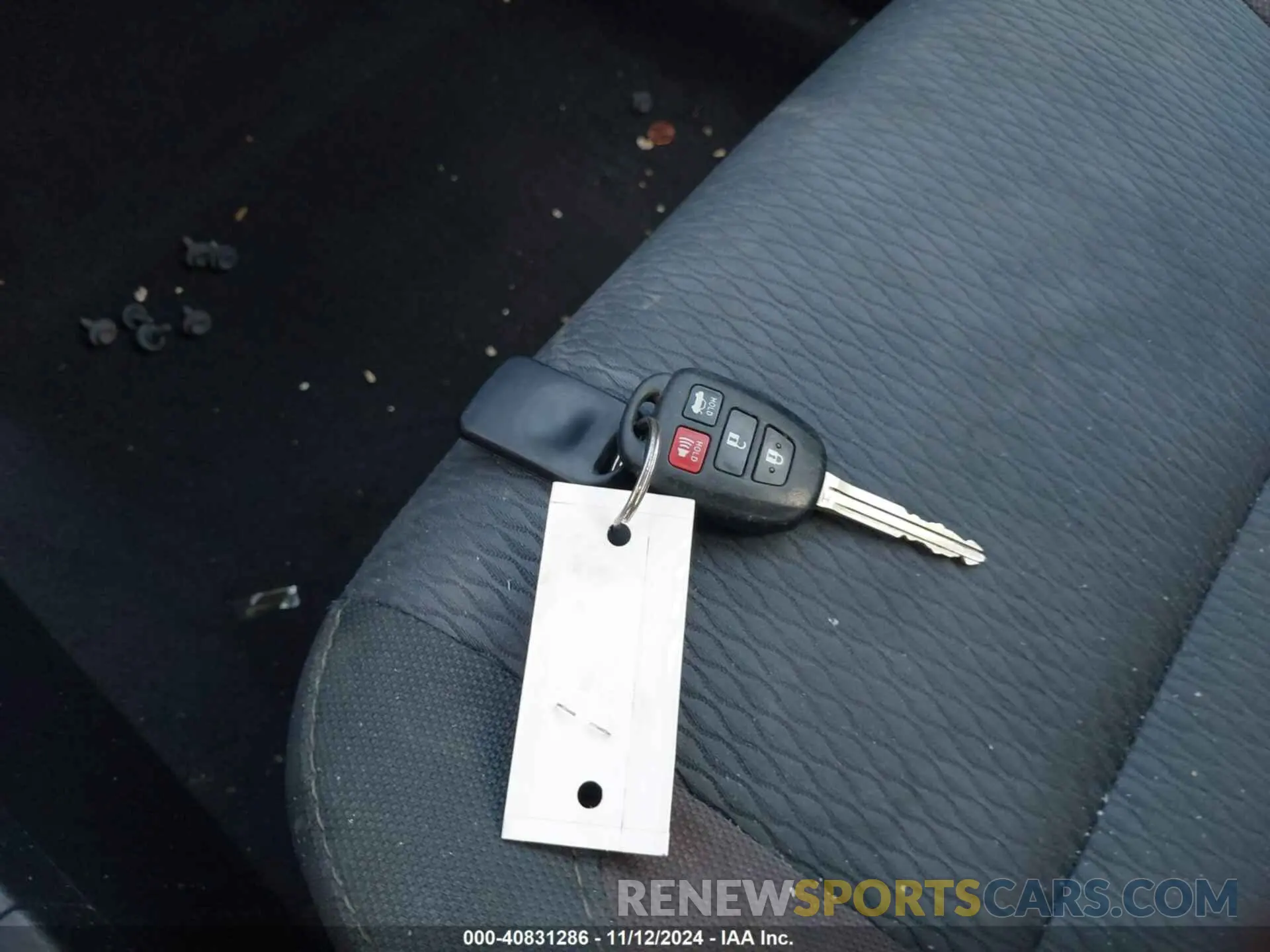 11 Photograph of a damaged car 2T1BURHEXKC238495 TOYOTA COROLLA 2019