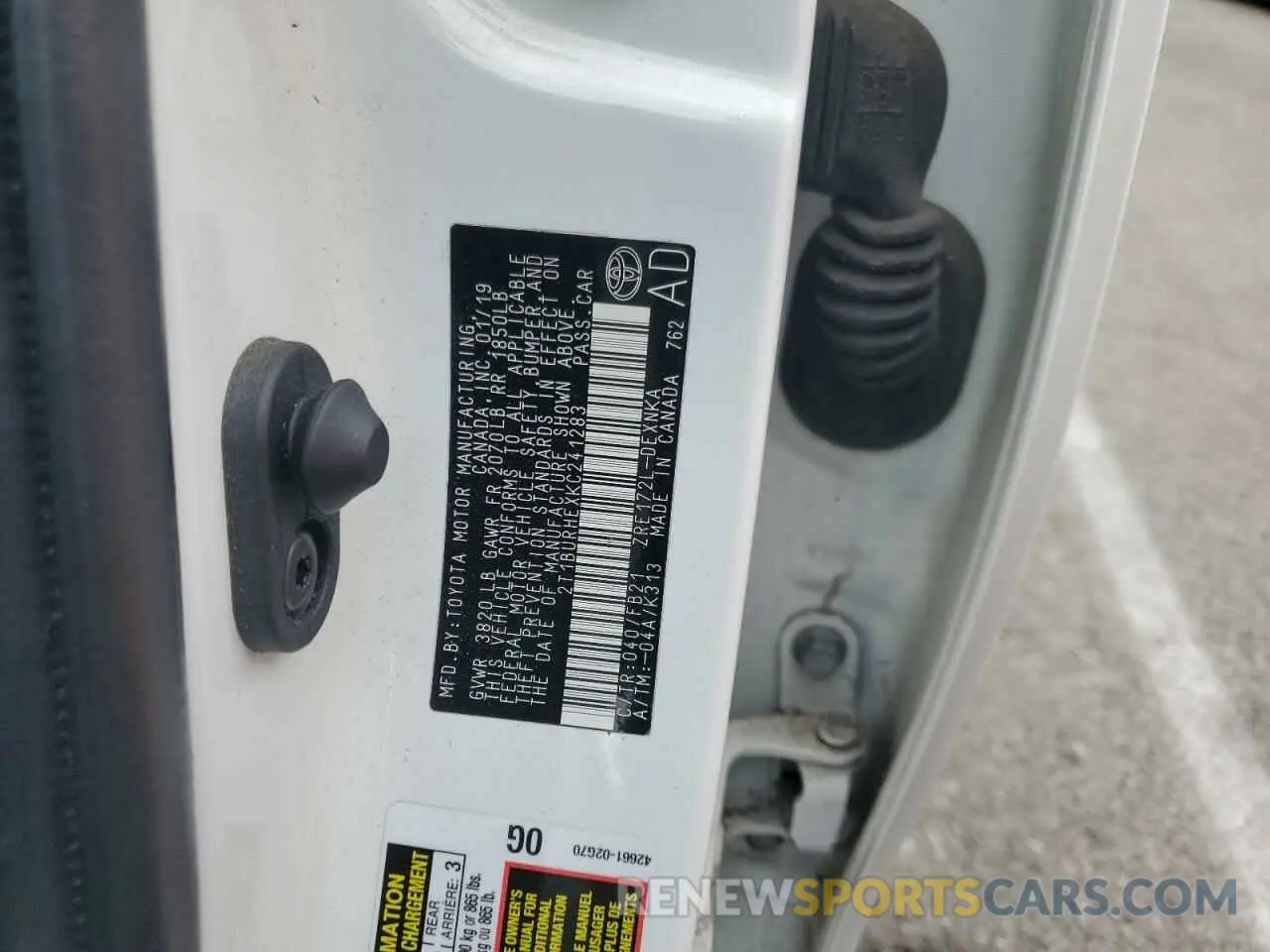 12 Photograph of a damaged car 2T1BURHEXKC241283 TOYOTA COROLLA 2019