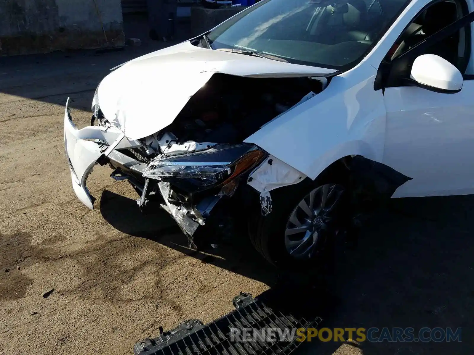 10 Photograph of a damaged car 2T1BURHEXKC241493 TOYOTA COROLLA 2019