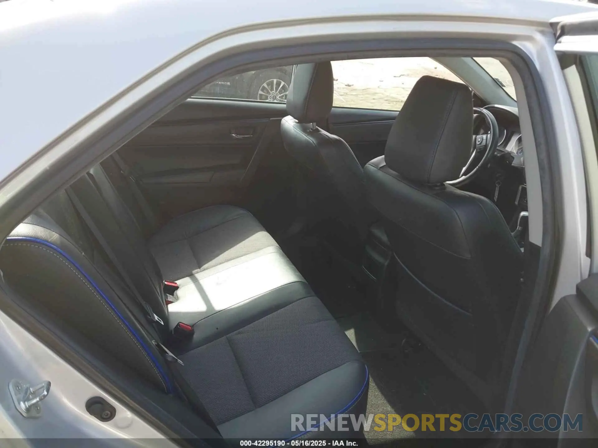 8 Photograph of a damaged car 2T1BURHEXKC243163 TOYOTA COROLLA 2019