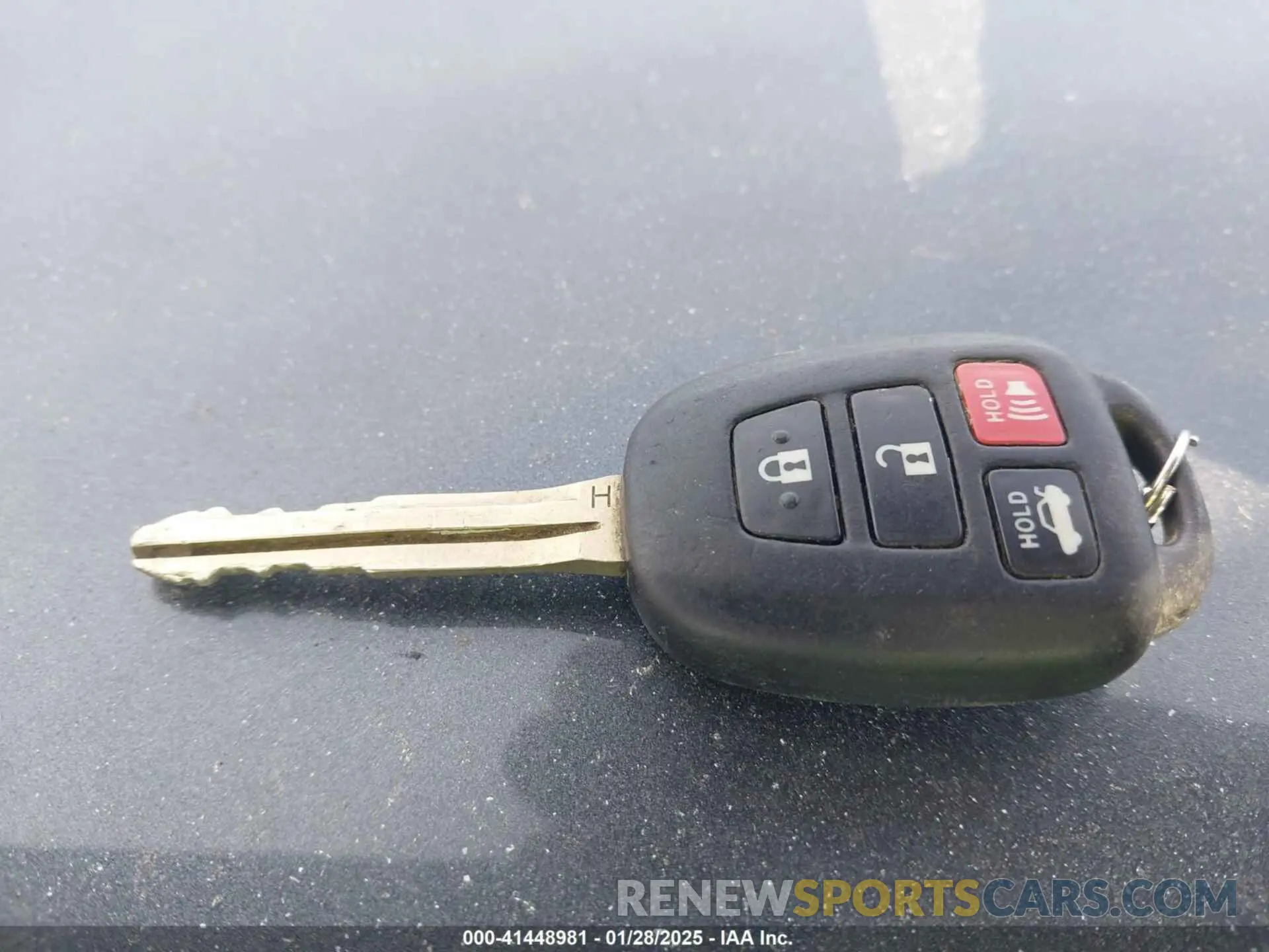 11 Photograph of a damaged car 2T1BURHEXKC244071 TOYOTA COROLLA 2019