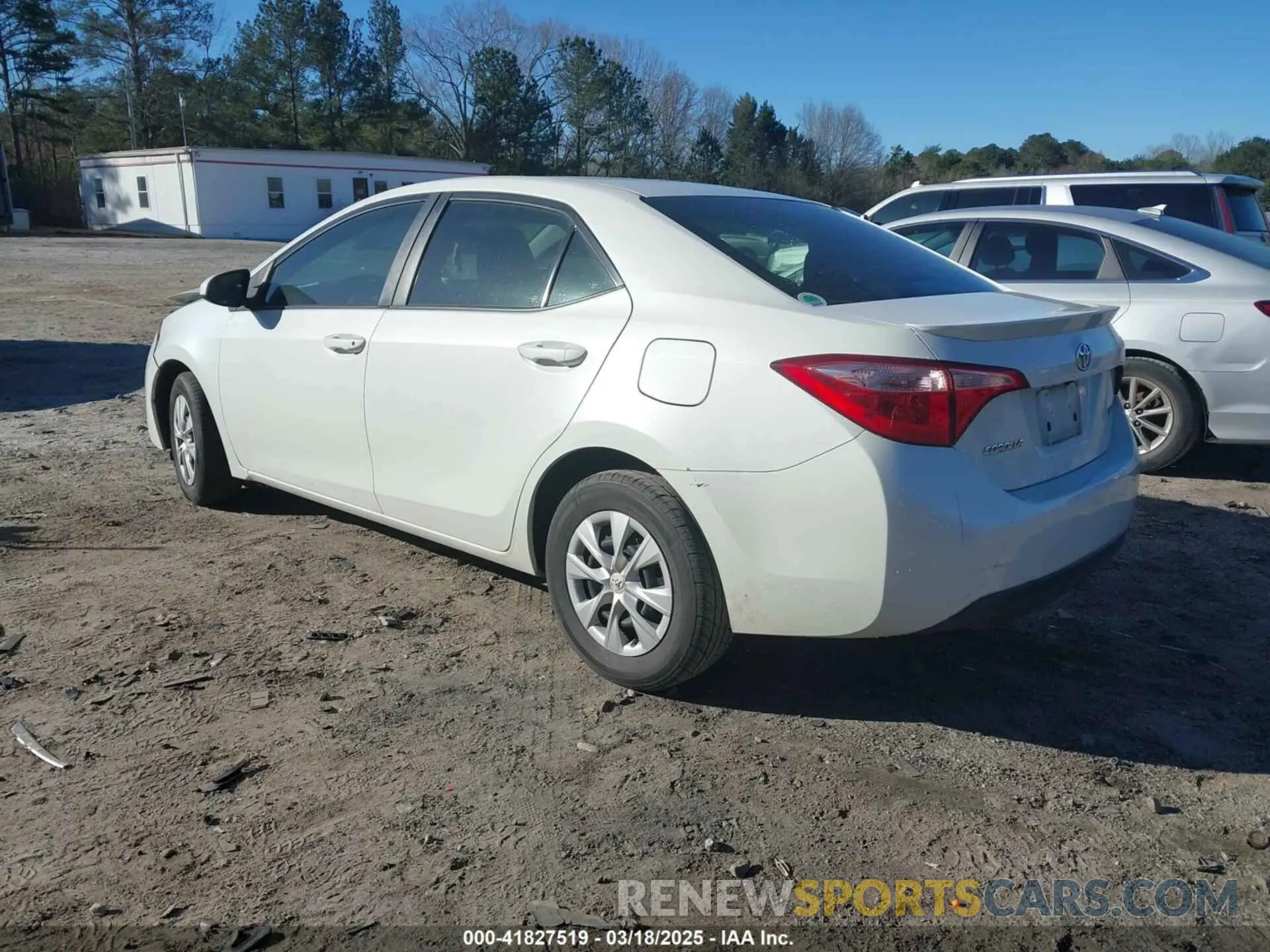 3 Photograph of a damaged car 5YFBPRHE9KP875711 TOYOTA COROLLA 2019