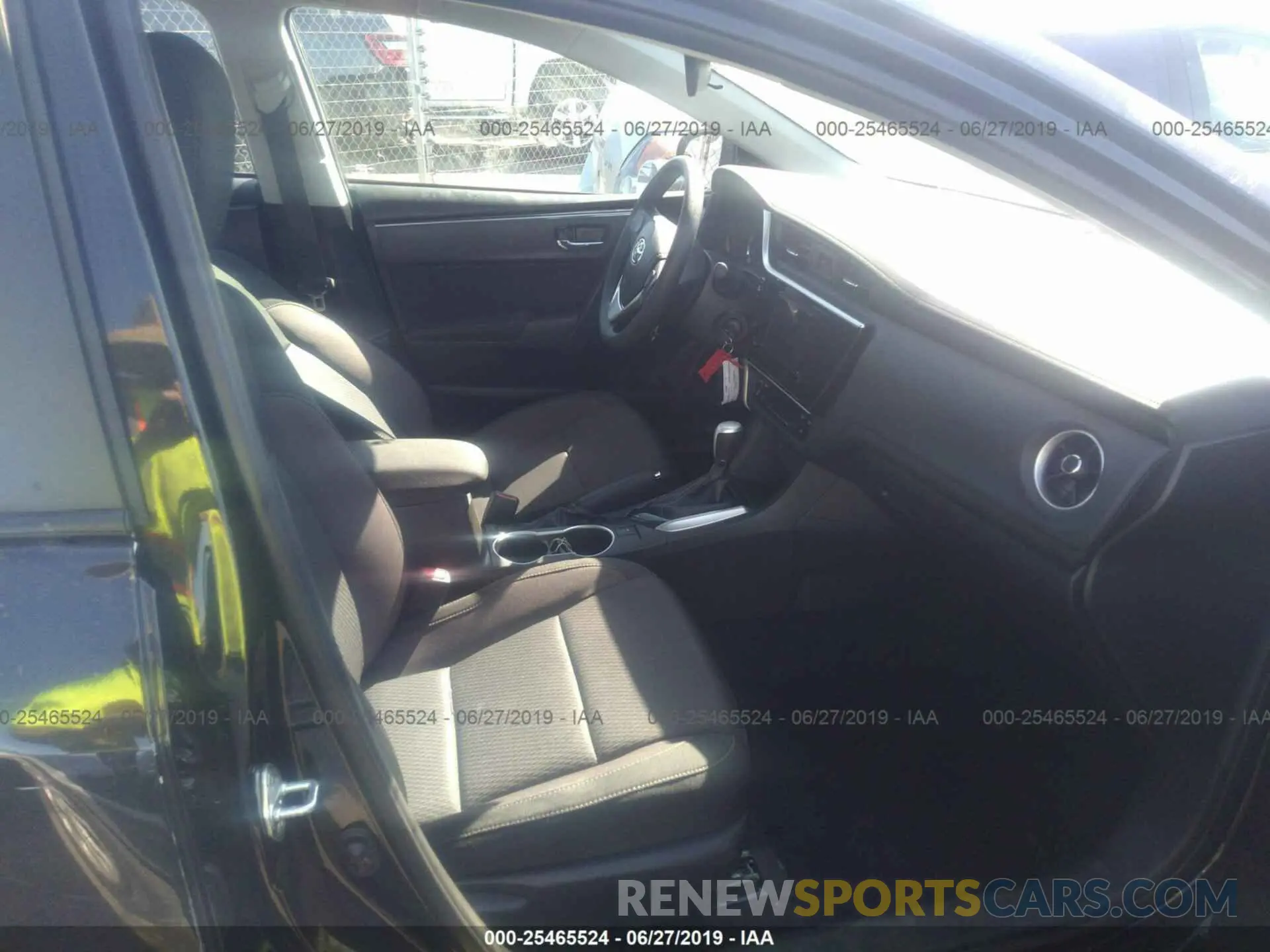 5 Photograph of a damaged car 5YFBURHE0KP859924 TOYOTA COROLLA 2019