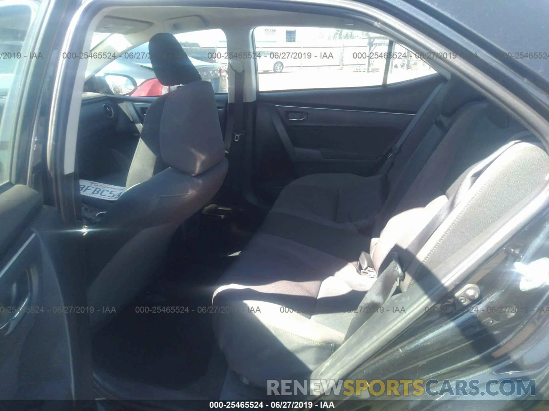 8 Photograph of a damaged car 5YFBURHE0KP859924 TOYOTA COROLLA 2019