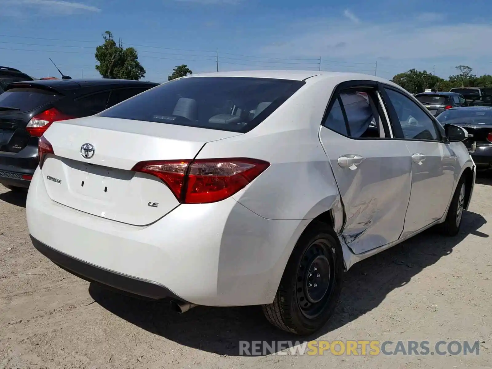 4 Photograph of a damaged car 5YFBURHE0KP860135 TOYOTA COROLLA 2019