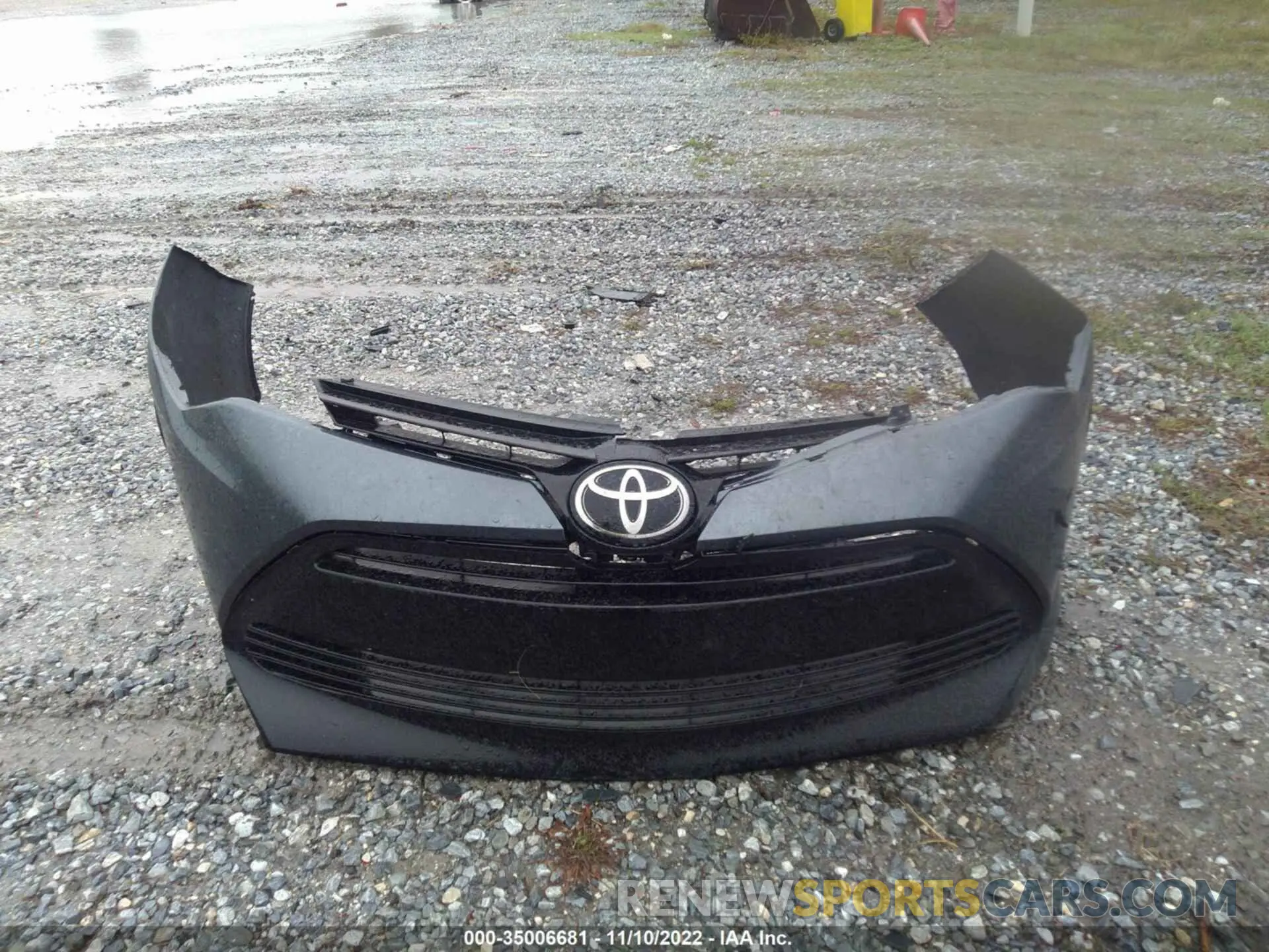 12 Photograph of a damaged car 5YFBURHE0KP873208 TOYOTA COROLLA 2019
