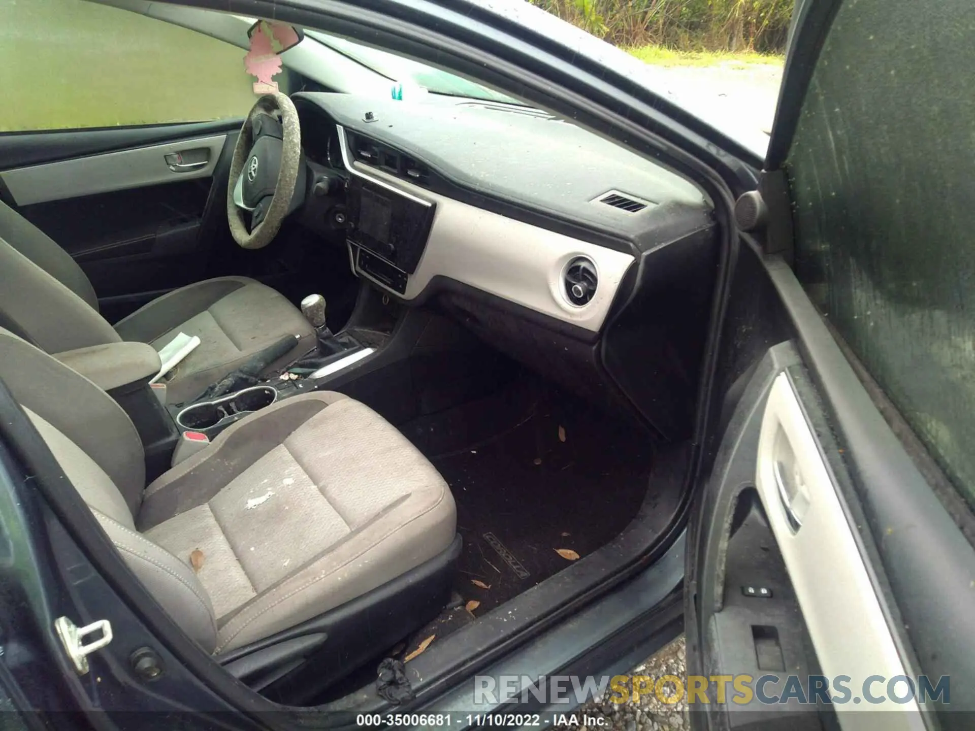 5 Photograph of a damaged car 5YFBURHE0KP873208 TOYOTA COROLLA 2019