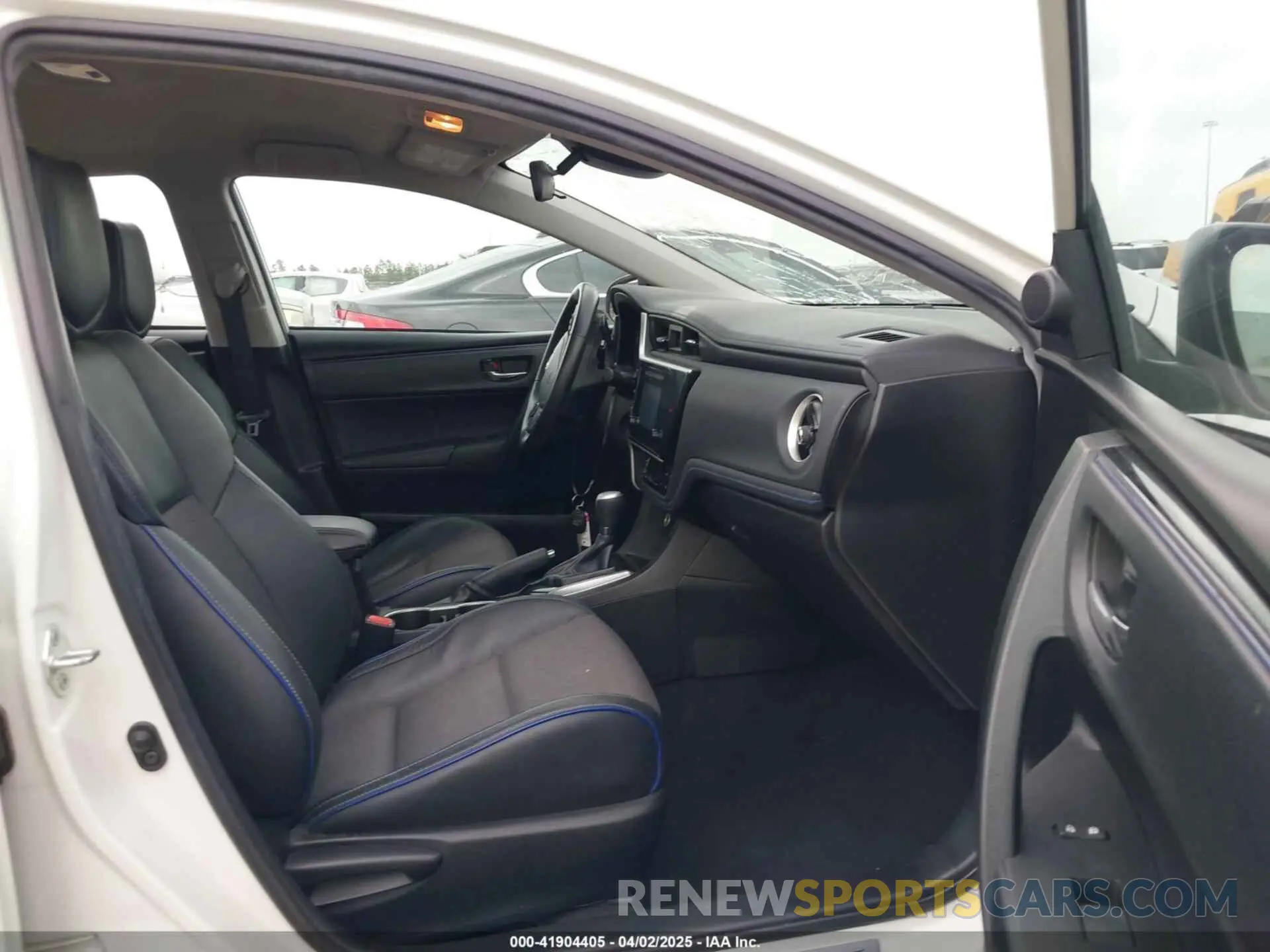 5 Photograph of a damaged car 5YFBURHE0KP875377 TOYOTA COROLLA 2019